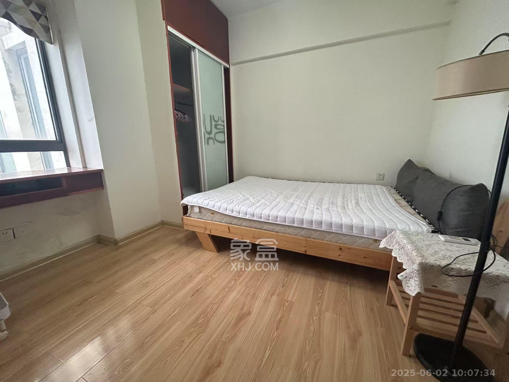上海城小区  1室1厅1卫   1650.00元/月室内图