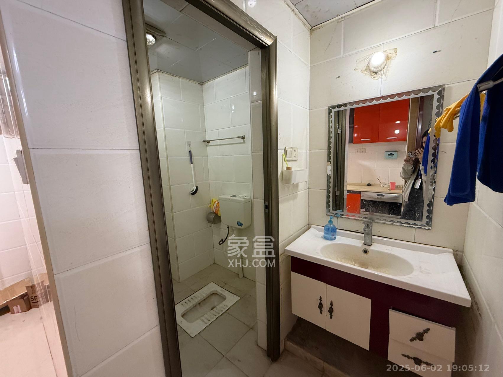 红星国际星城 1室1厅1卫 1600.0元/月 红星国际星城 1室1厅1卫 1600.0元/月室内图