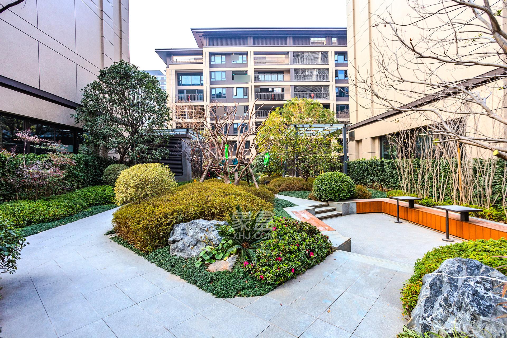 时代建发和著  5室2厅2卫   330.00万其他