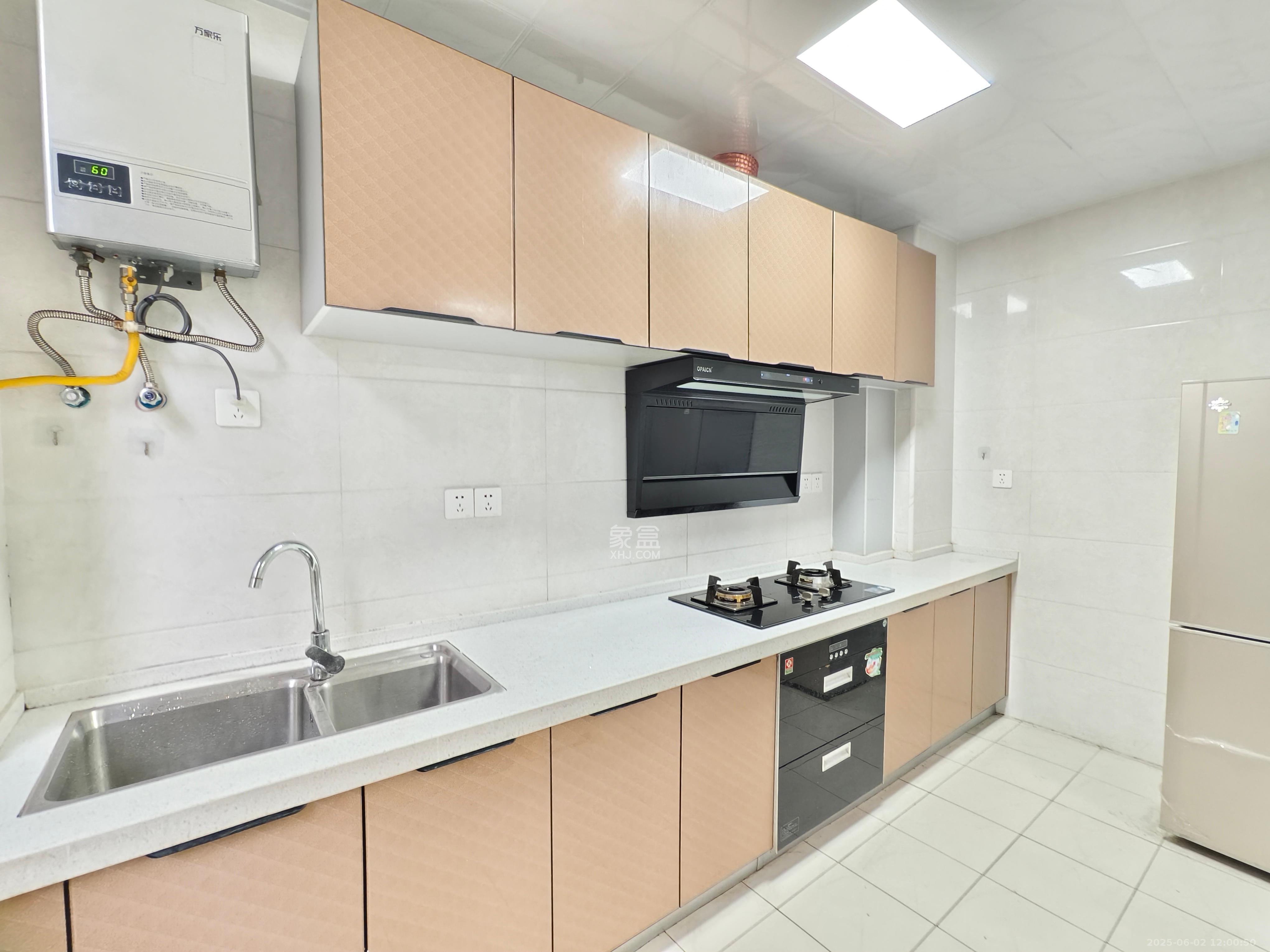 康桥长郡 4室2厅2卫 2400.0元/月 康桥长郡 4室2厅2卫 2400.0元/月室内图