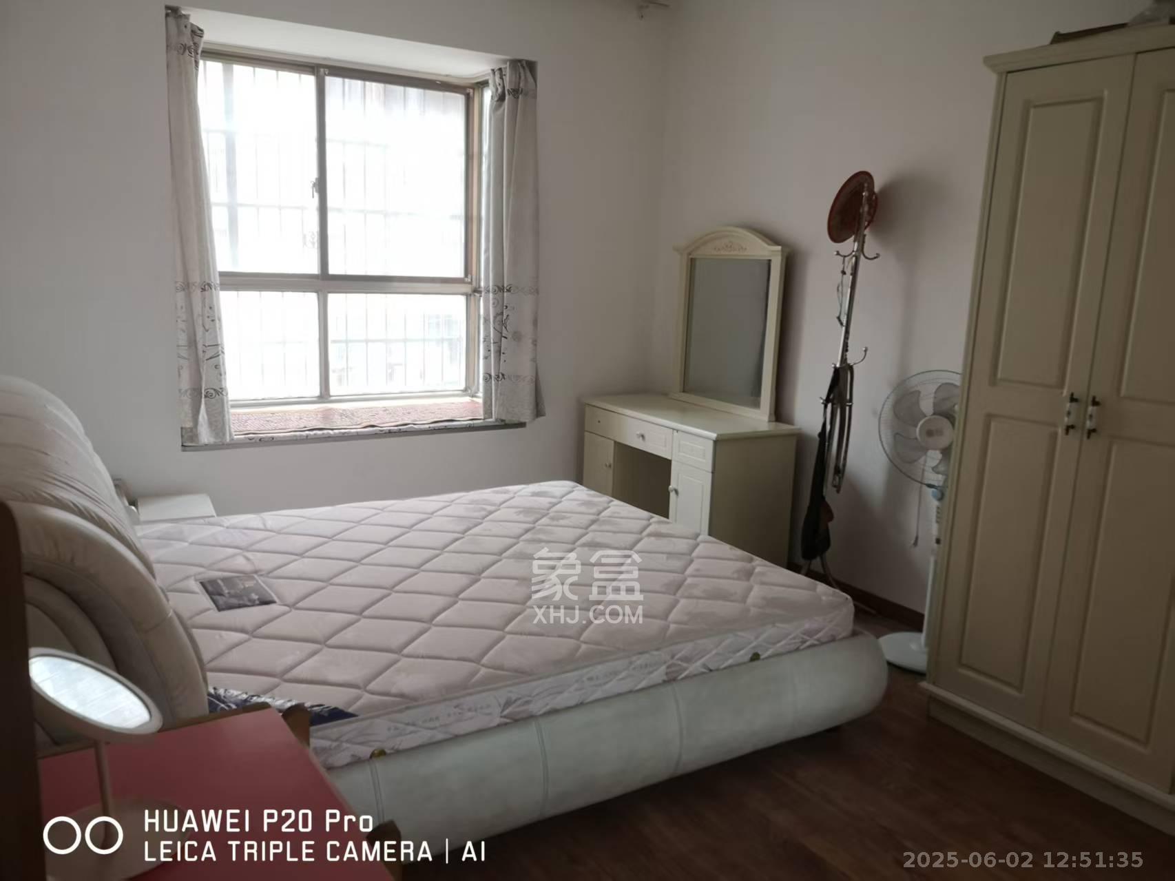 蟠龙欣苑 3室2厅2卫 2000.0元/月 蟠龙欣苑 3室2厅2卫 2000.0元/月室内图