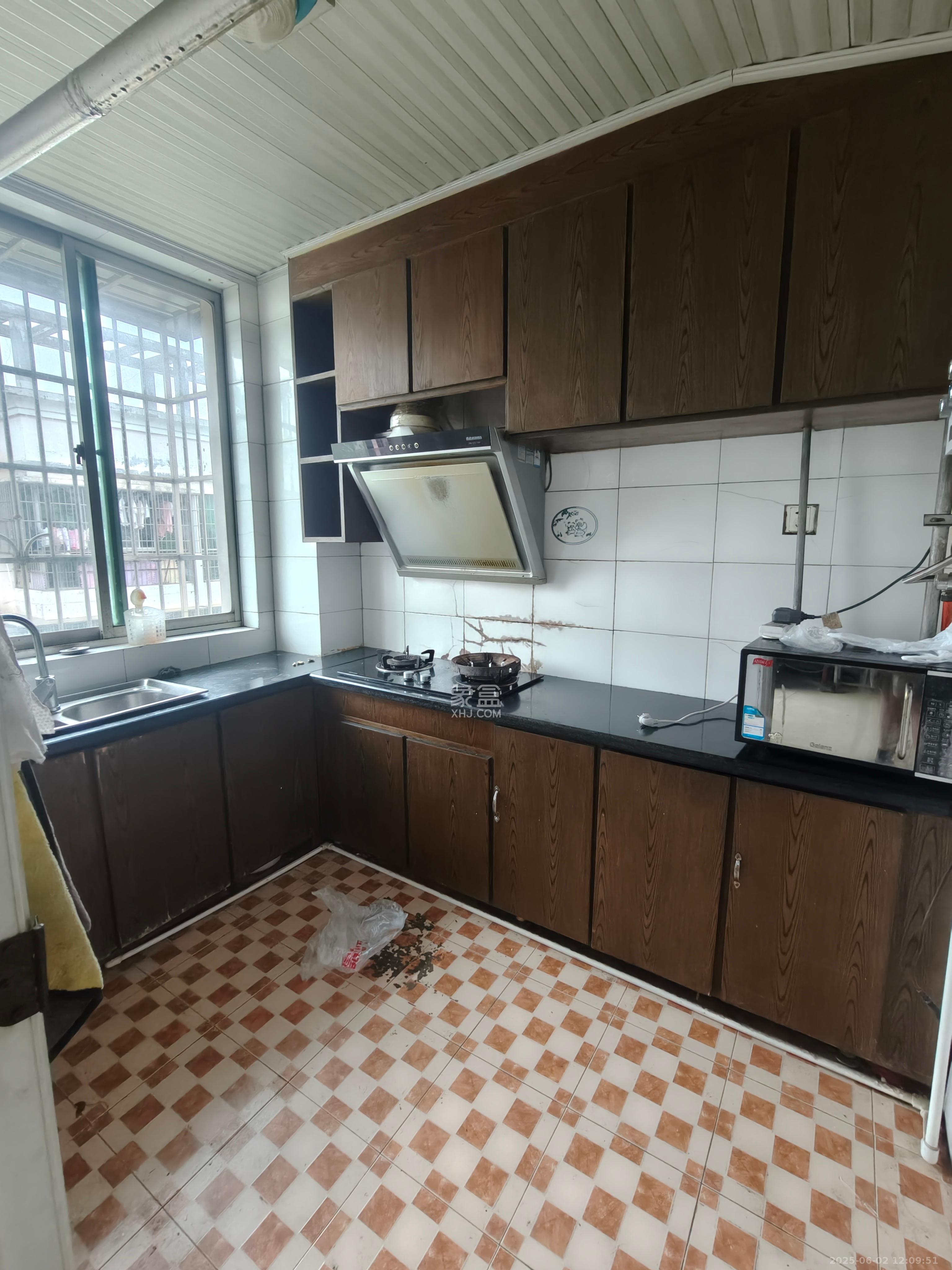 中南汽车世界 2室1厅1卫 900.0元/月 中南汽车世界 2室1厅1卫 900.0元/月室内图