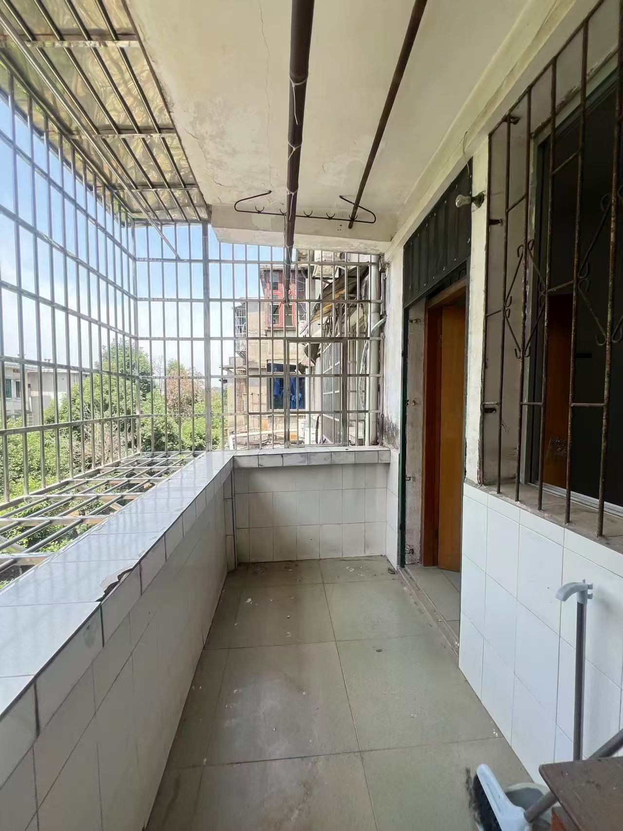 竹山社区(第五人民医院家属楼) 2室1厅1卫 19.8万 竹山社区(第五人民医院家属楼) 2室1厅1卫 19.8万室内图