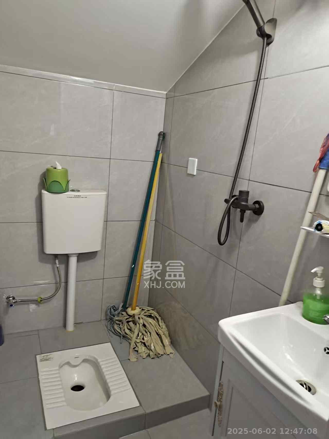 华银南苑 2室1厅1卫 2000.0元/月 华银南苑 2室1厅1卫 2000.0元/月室内图