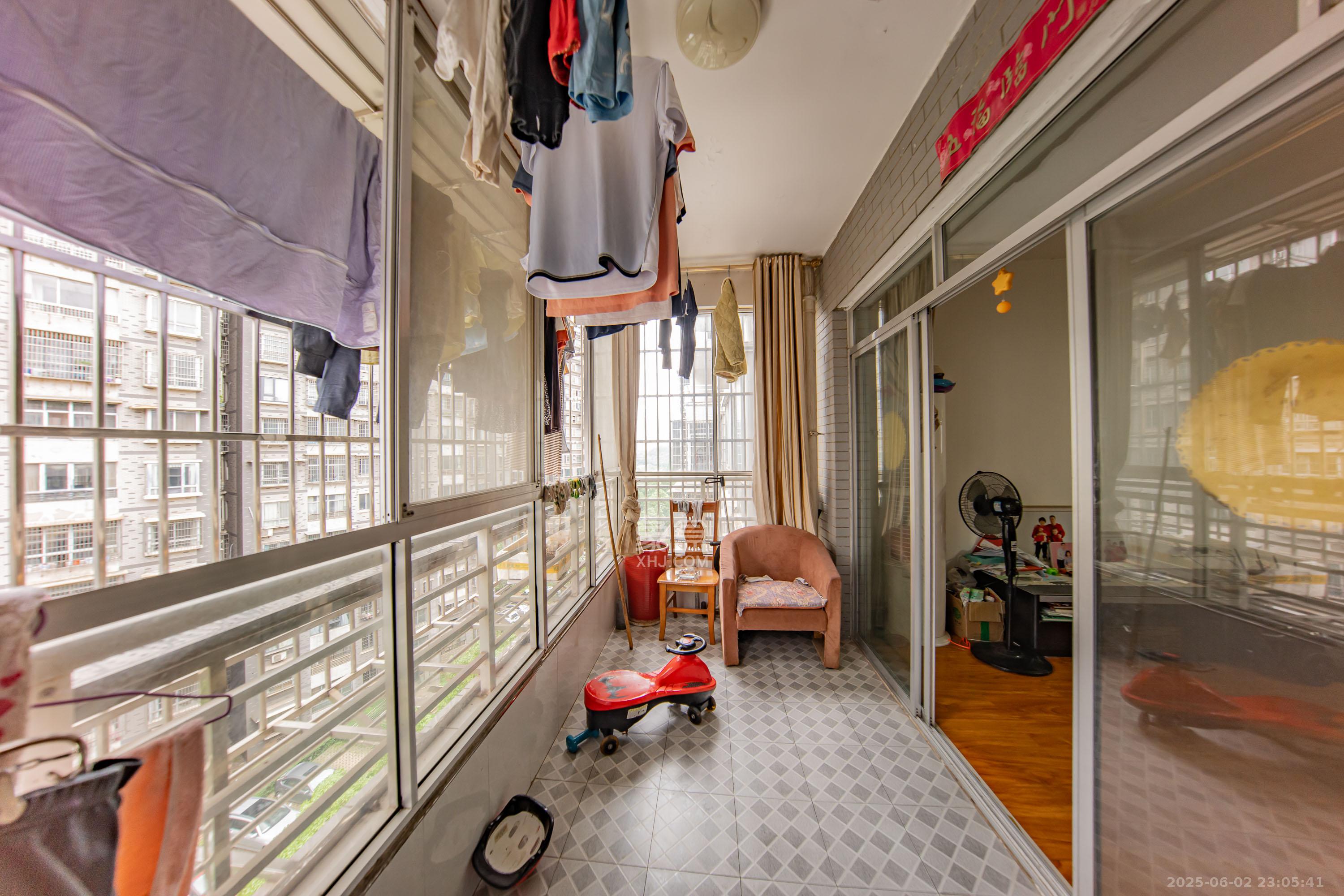 锑都家园  3室2厅2卫    52.0万 锑都家园  3室2厅2卫    52.0万阳台