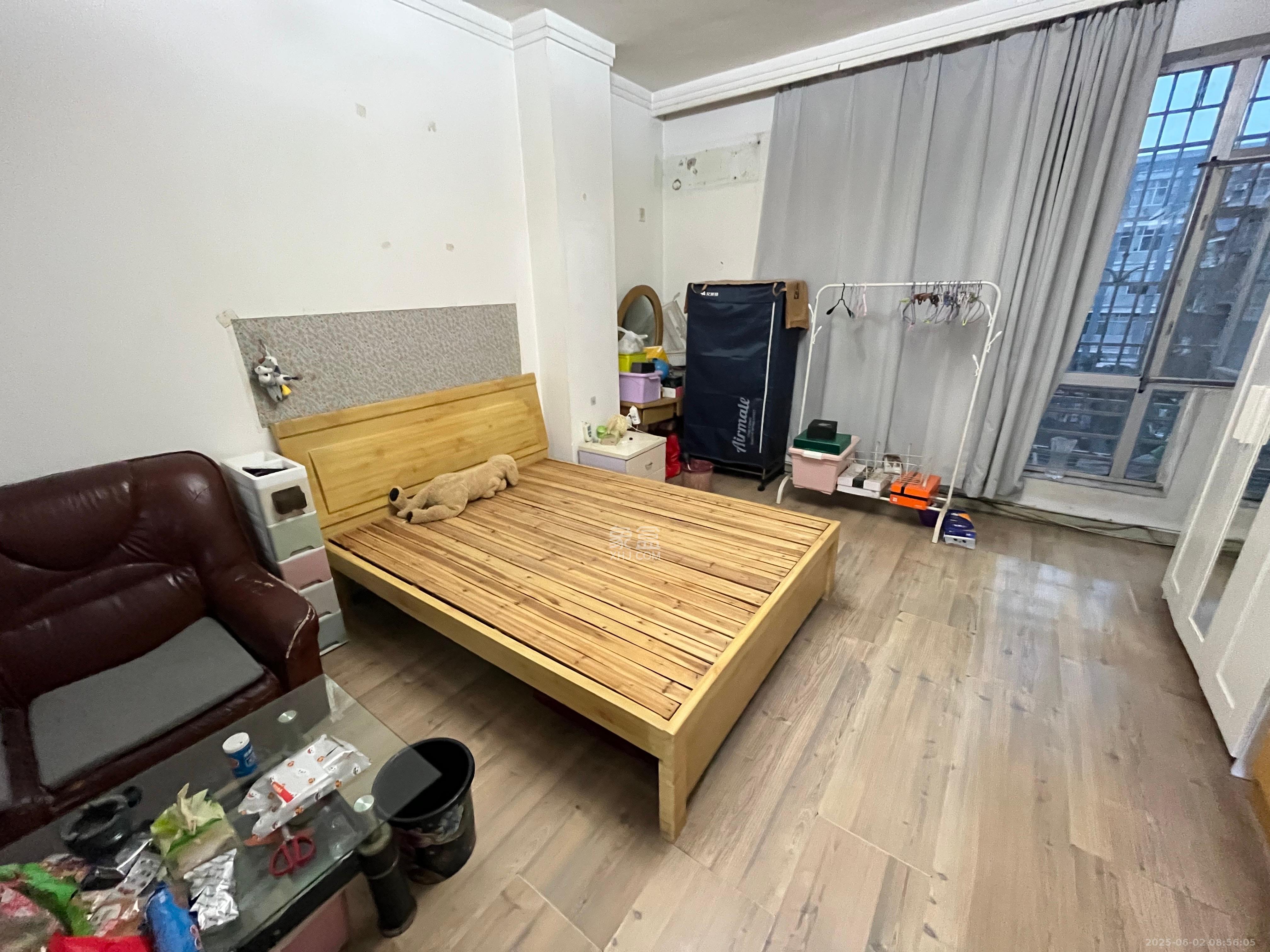 泰时三湘金地  1室1厅1卫   1200.00元/月室内图