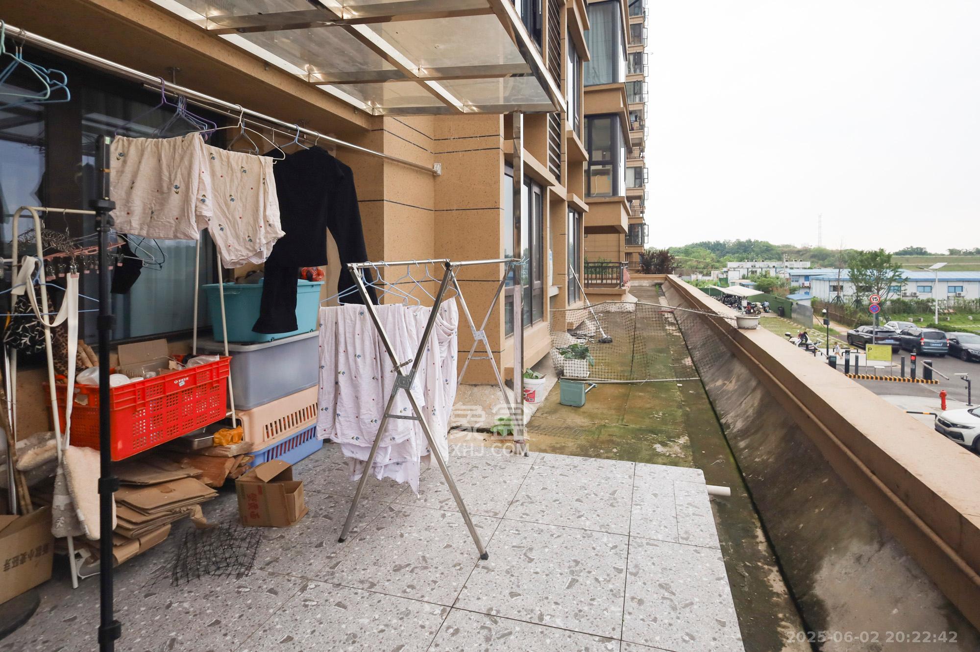 保利堂悦  3室2厅2卫   115.00万阳台