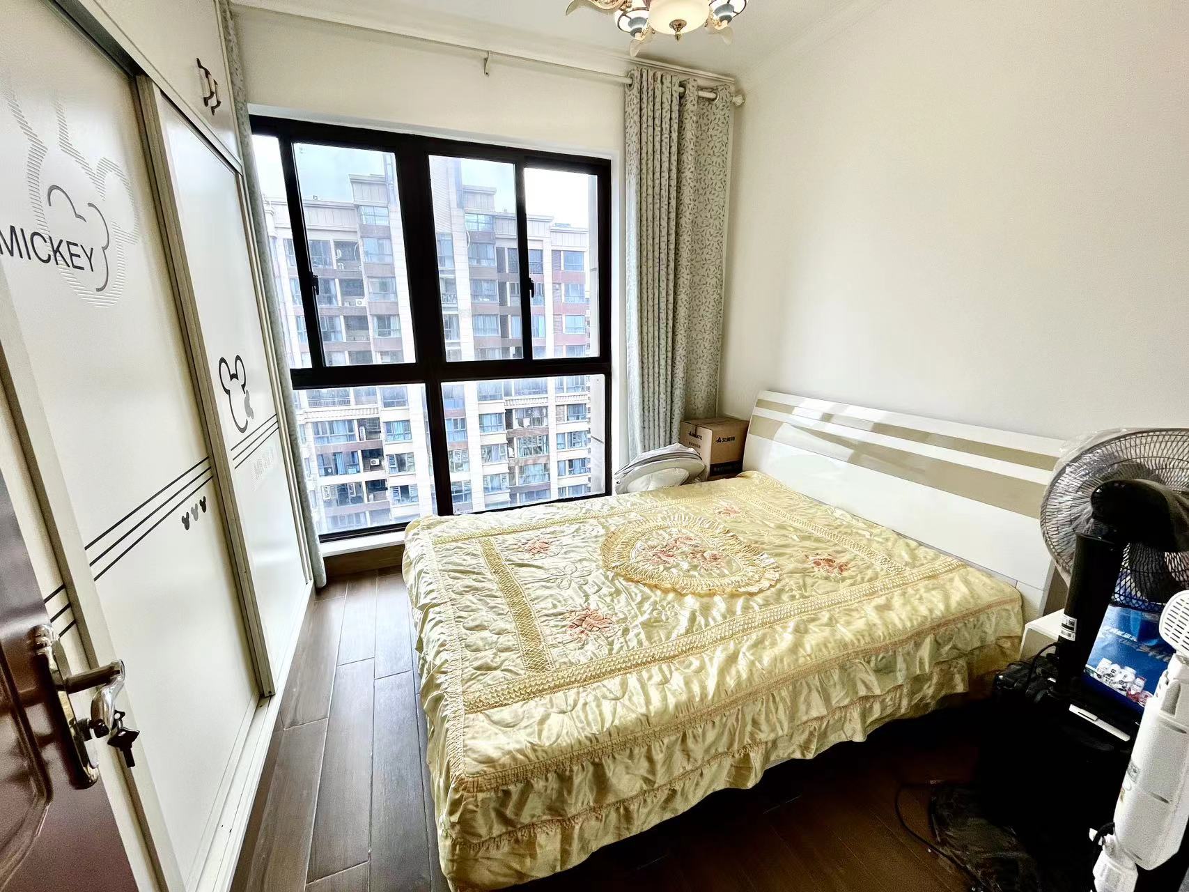 铂金汉宫  3室2厅2卫    81.8万 铂金汉宫  3室2厅2卫    81.8万室内图