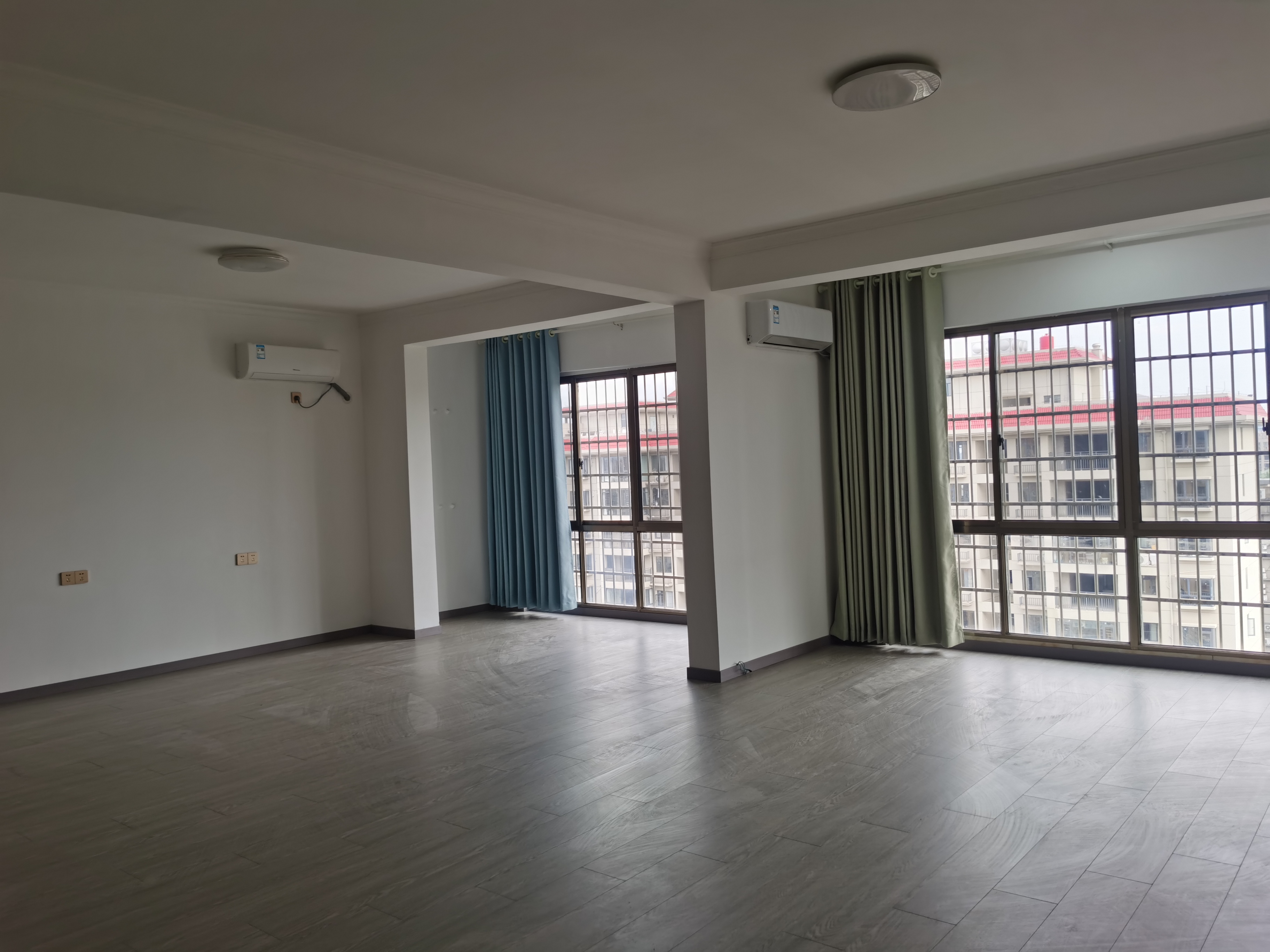 千里红小区(京明时代广场)  3室2厅2卫   2000.00元/月 千里红小区(京明时代广场)  3室2厅2卫   2000.00元/月室内图