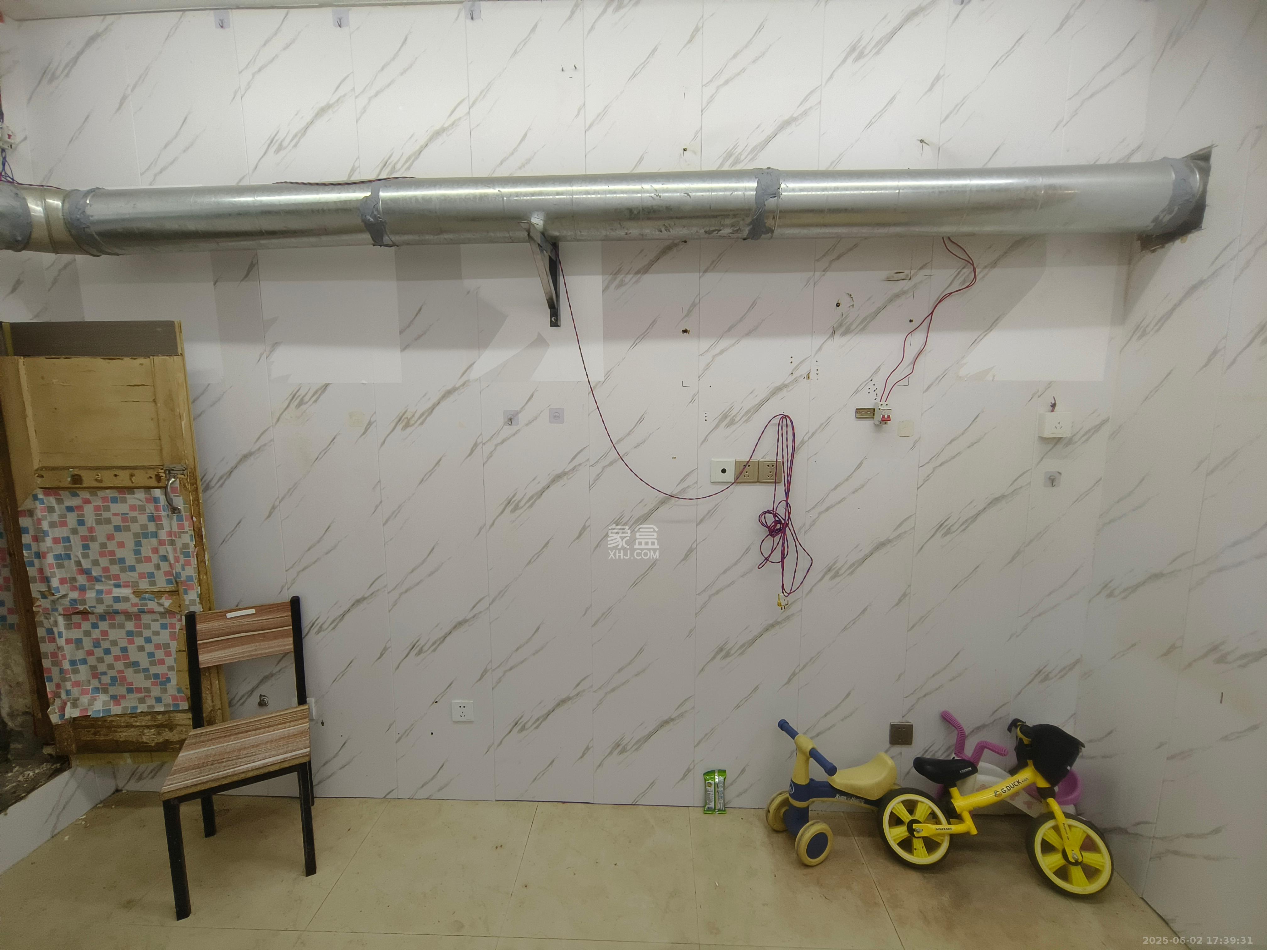 荷花园安置小区  1室1厅1卫   1500.00元/月室内图