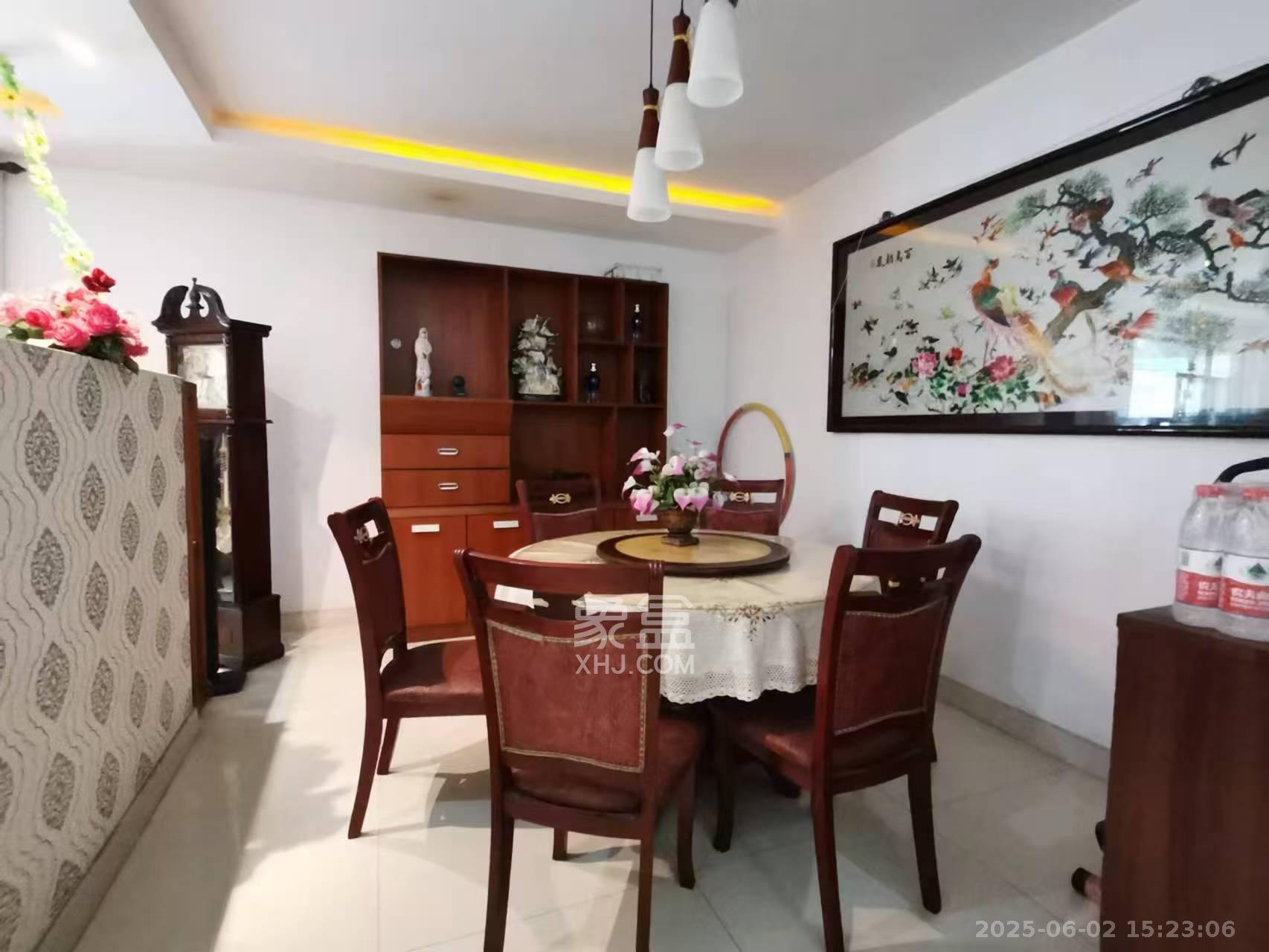 天健芙蓉盛世一期  3室2厅2卫    3400.0元/月 天健芙蓉盛世一期  3室2厅2卫    3400.0元/月室内图