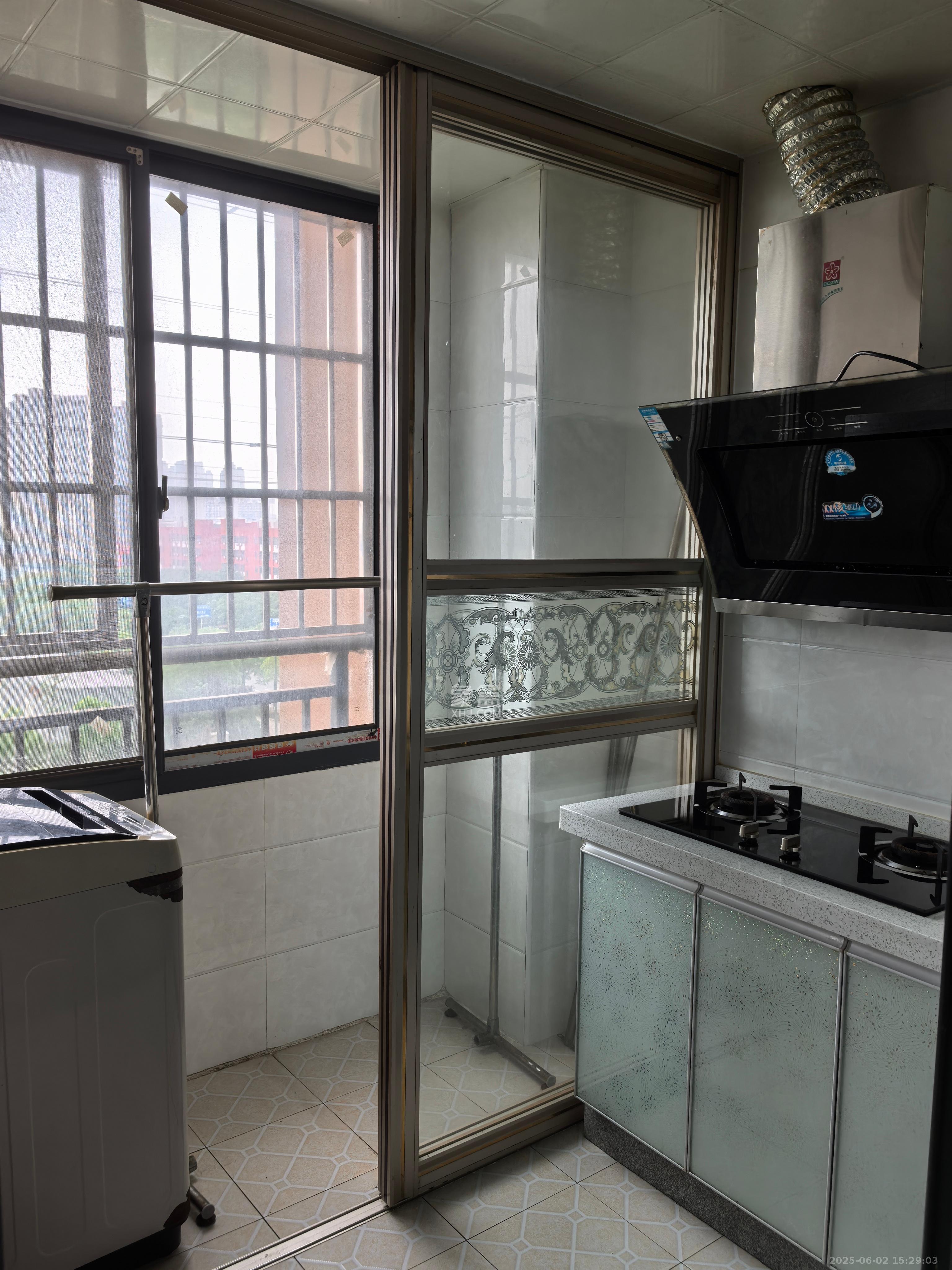 中欣楚天雅郡  2室1厅1卫    1500.0元/月 中欣楚天雅郡  2室1厅1卫    1500.0元/月室内图