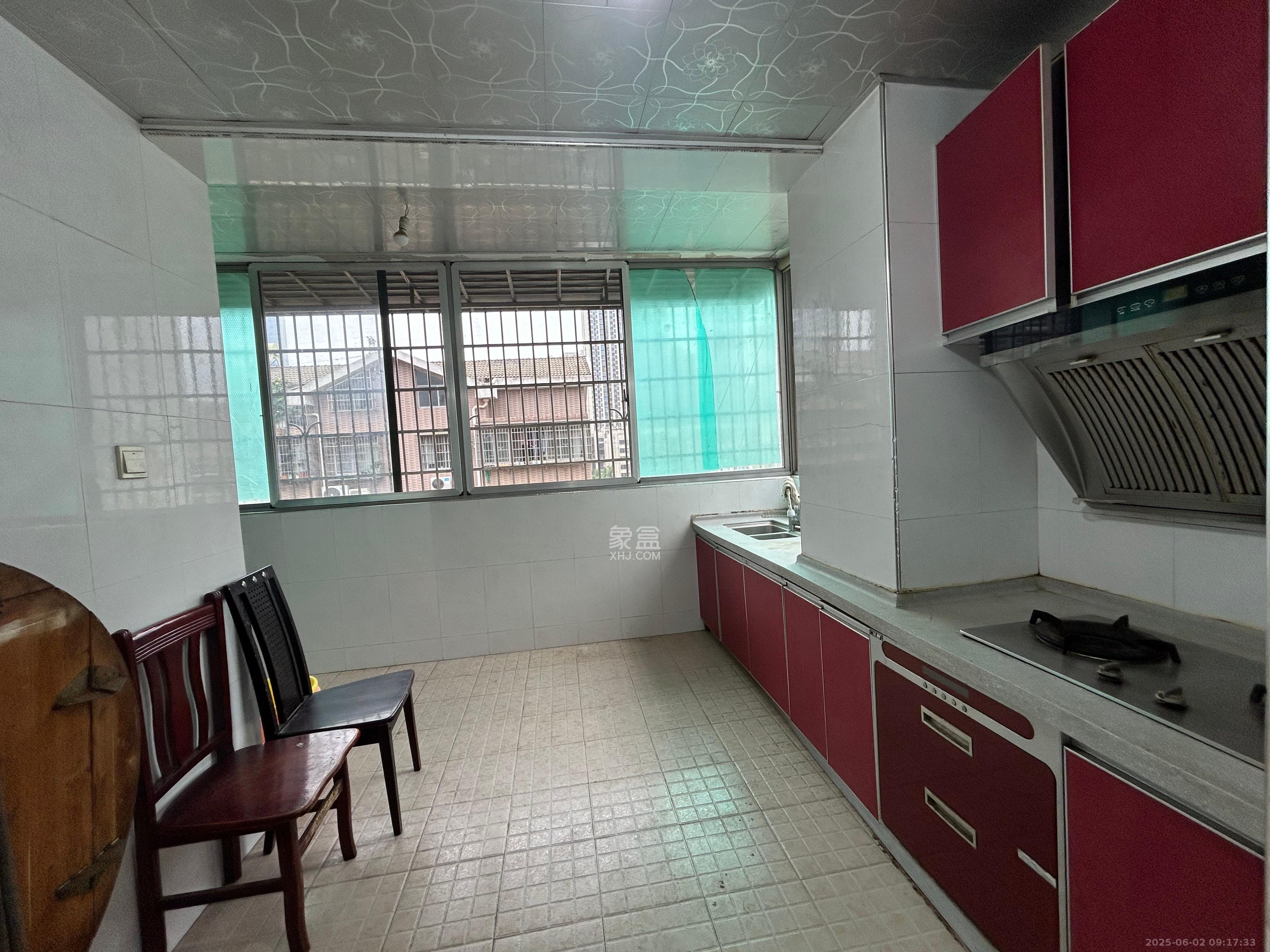 杉木村安置小区 3室1厅2卫 1500.0元/月 杉木村安置小区 3室1厅2卫 1500.0元/月室内图