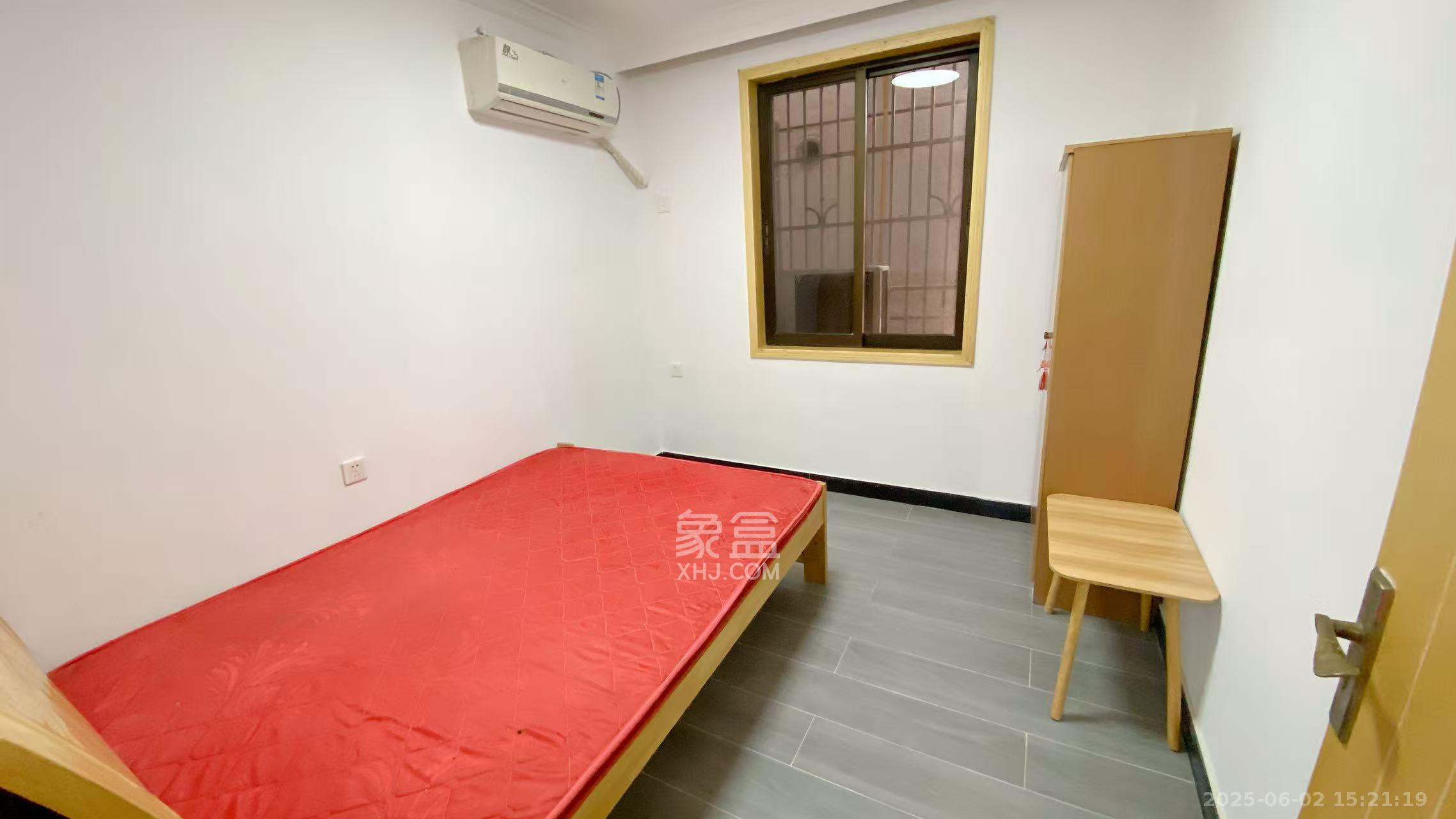 群芳园  3室2厅1卫   2000.00元/月室内图