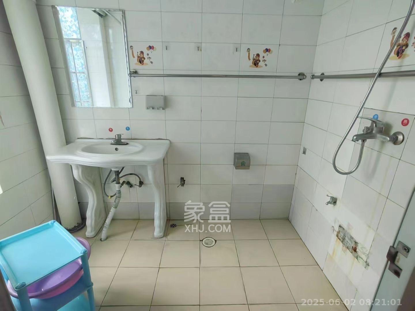 颐美园 3室2厅1卫 2800.0元/月 颐美园 3室2厅1卫 2800.0元/月室内图