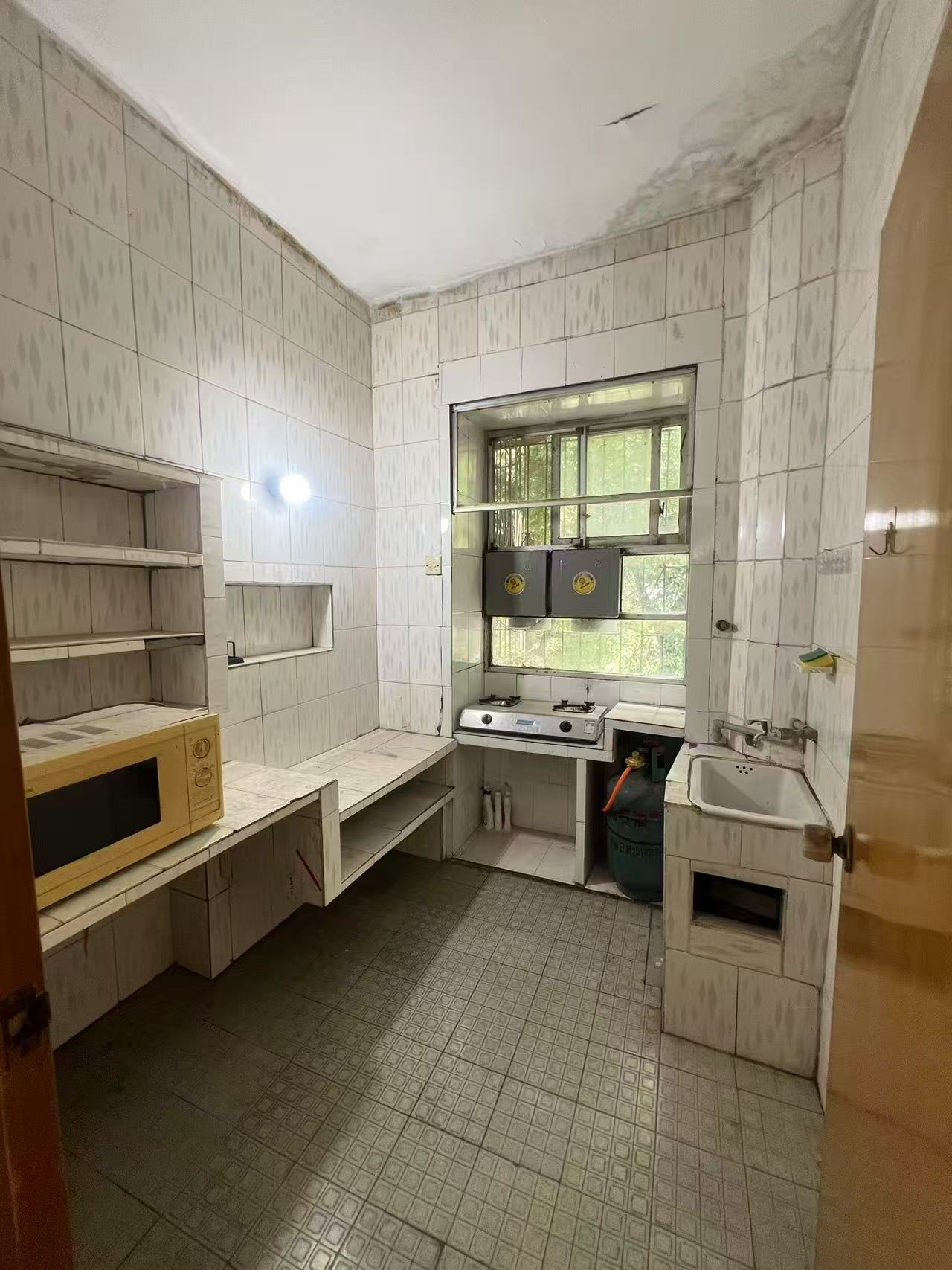 竹山社区(第五人民医院家属楼) 2室1厅1卫 19.8万 竹山社区(第五人民医院家属楼) 2室1厅1卫 19.8万室内图