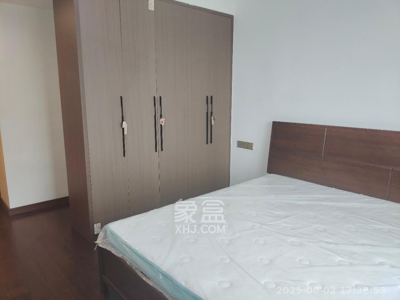 绿地长沙城际空间站（绿地新里佳苑）  4室2厅2卫    3800.0元/月室内图