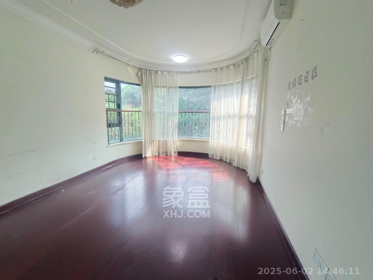 恒大城  4室2厅2卫    3000.0元/月室内图