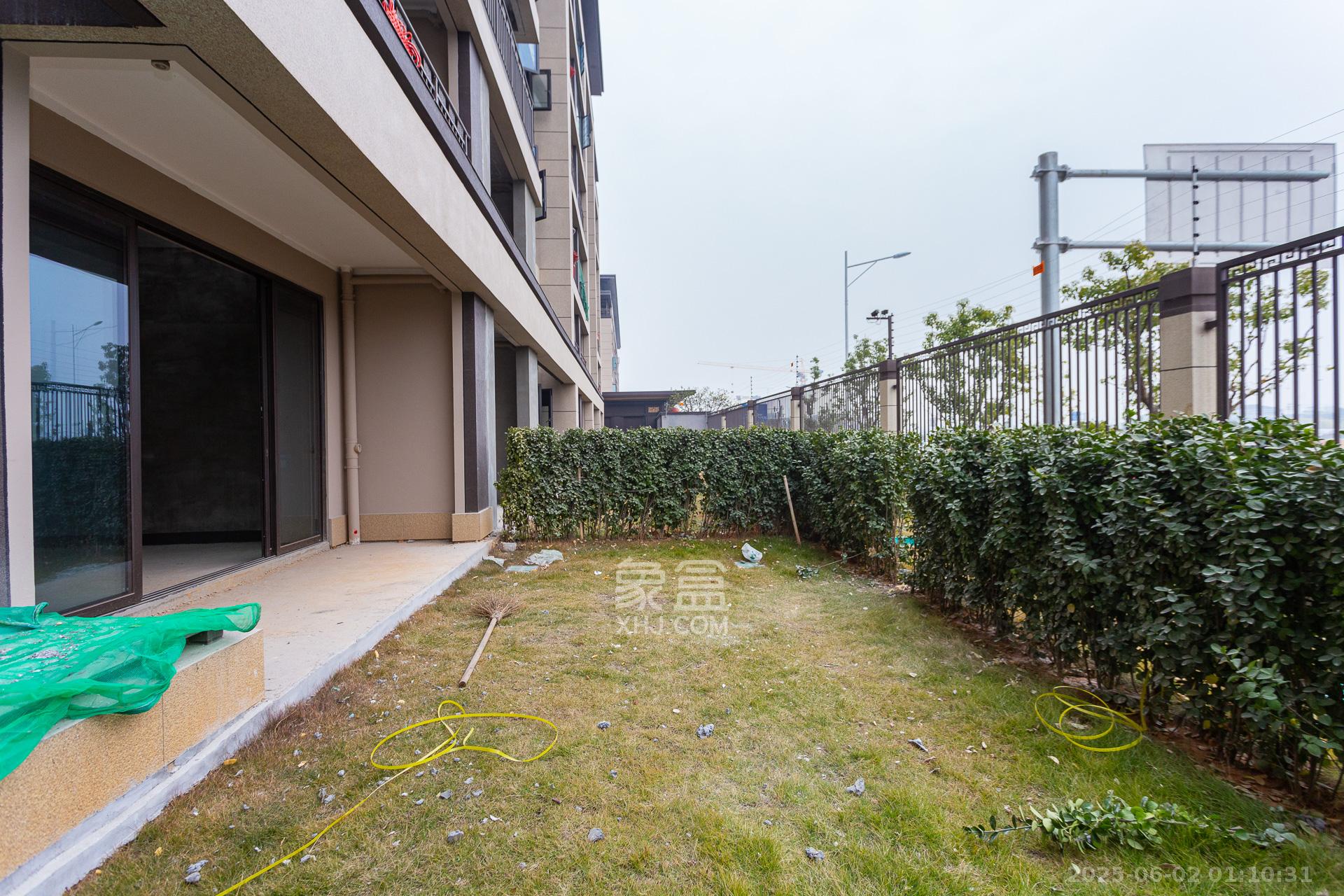 时代建发和著  5室2厅2卫   330.00万其他