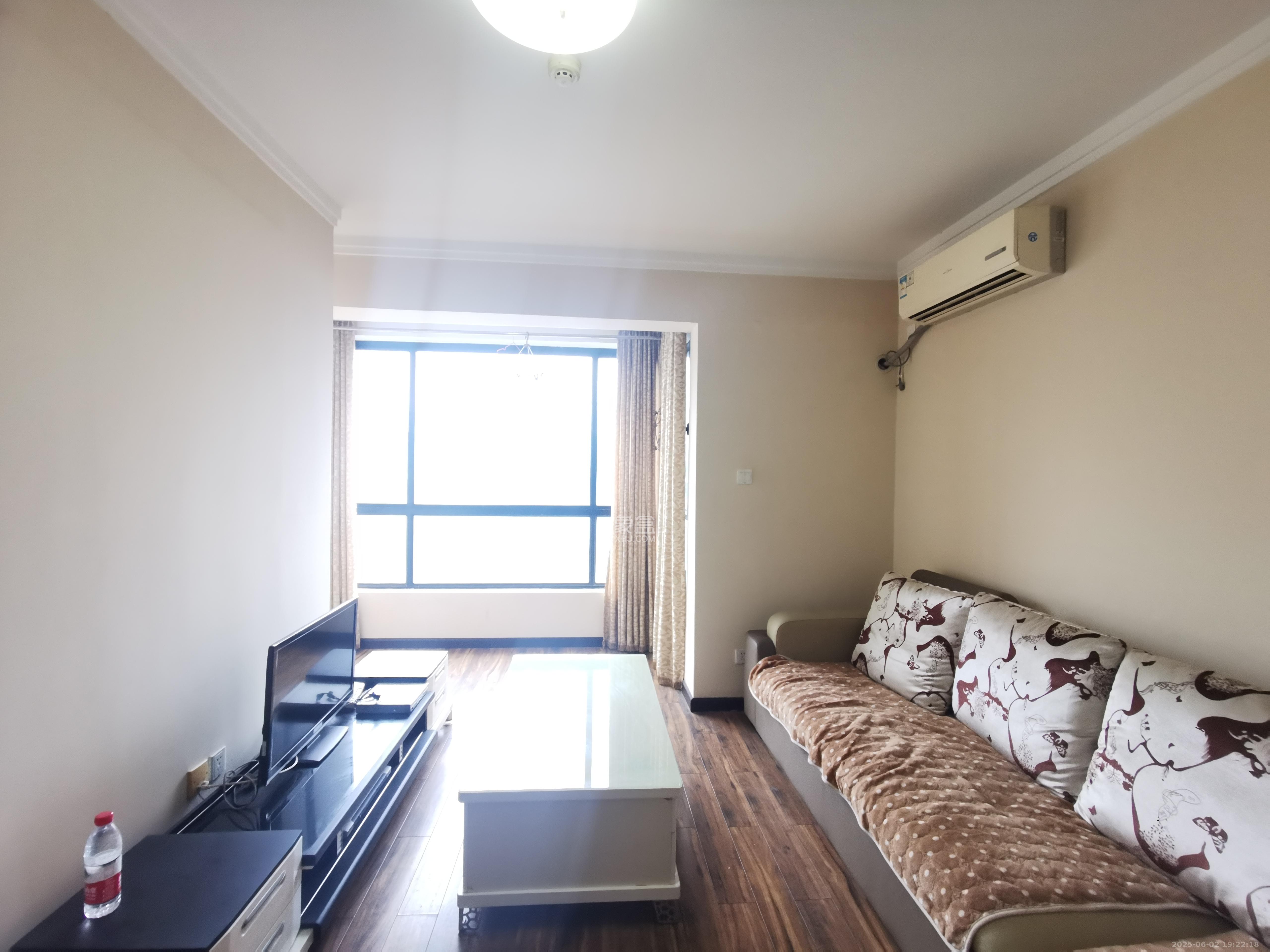 标志商务中心  1室1厅0卫    1800.0元/月 标志商务中心  1室1厅0卫    1800.0元/月室内图