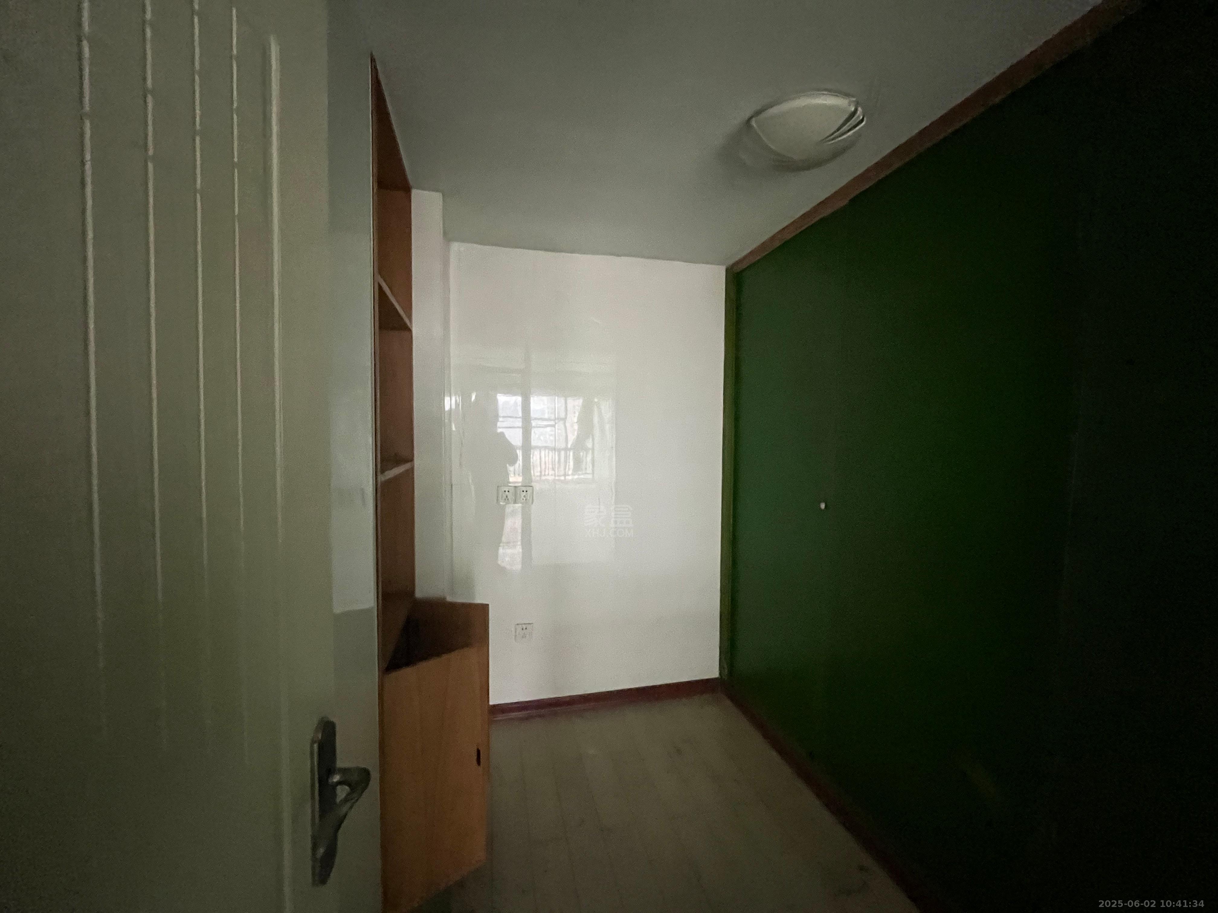 家润多 1室1厅1卫 2300.0元/月 家润多 1室1厅1卫 2300.0元/月室内图