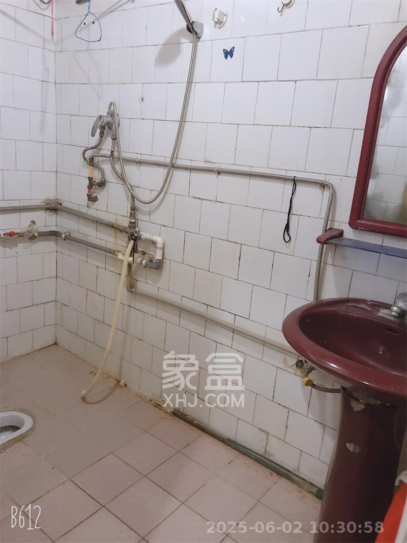 十一中学单位宿舍  2室1厅1卫   2000.00元/月室内图