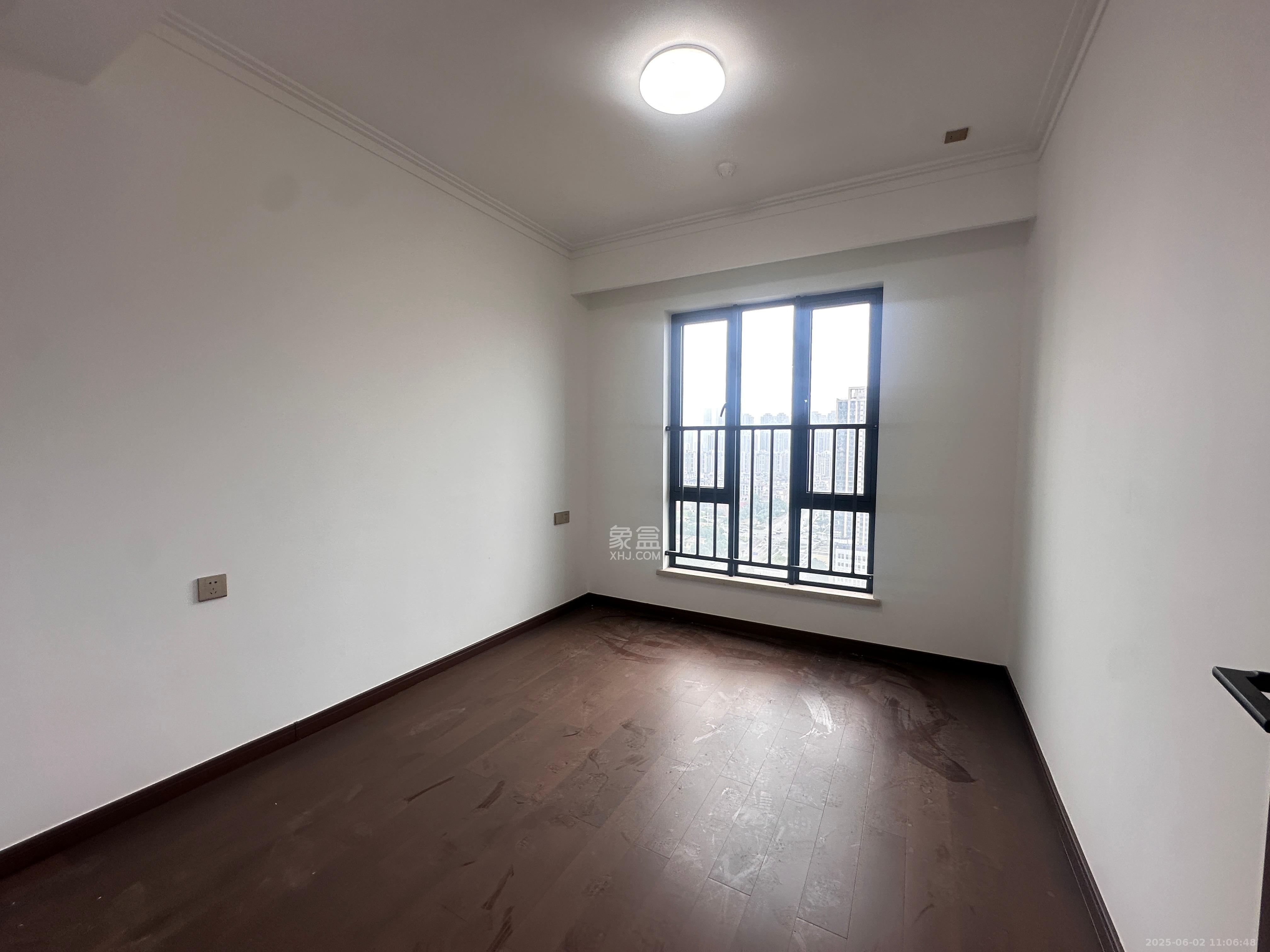 绿地长沙城际空间站(绿地新里佳苑) 4室2厅2卫 3400.0元/月 绿地长沙城际空间站(绿地新里佳苑) 4室2厅2卫 3400.0元/月室内图