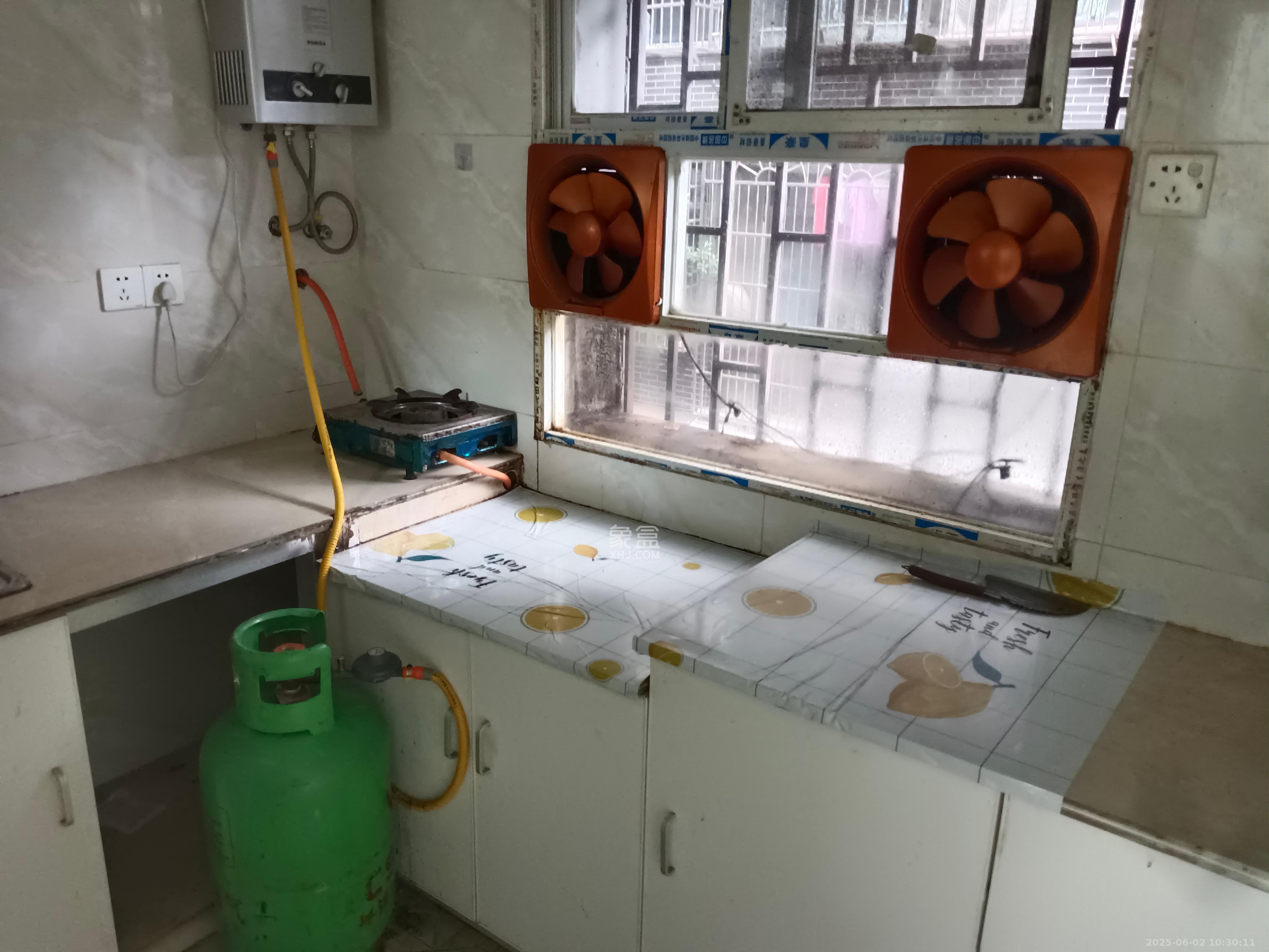 高正街税务局宿舍 3室1厅1卫 1800.0元/月 高正街税务局宿舍 3室1厅1卫 1800.0元/月室内图