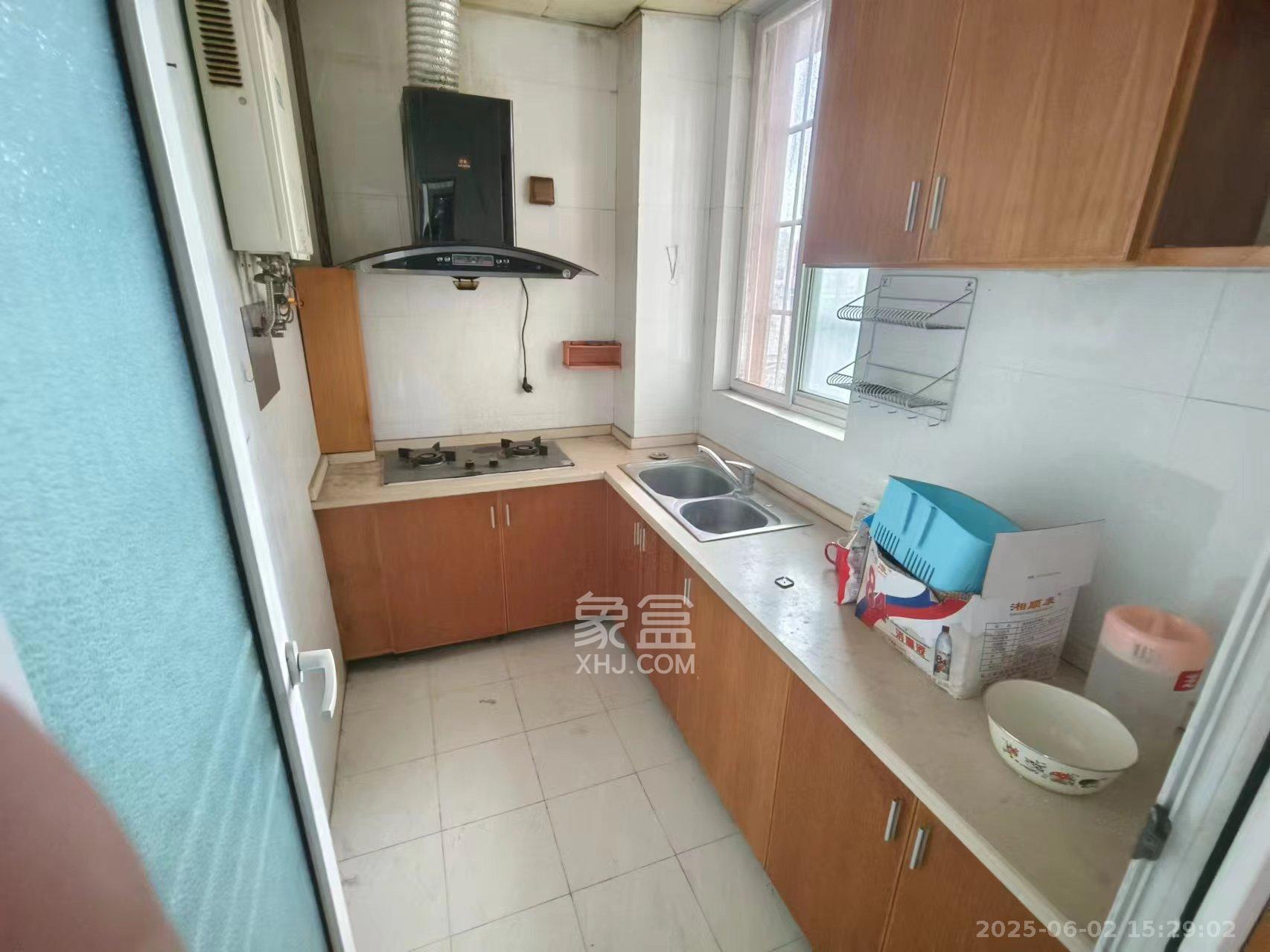 建鸿达现代公寓  2室1厅1卫    2600.0元/月 建鸿达现代公寓  2室1厅1卫    2600.0元/月室内图