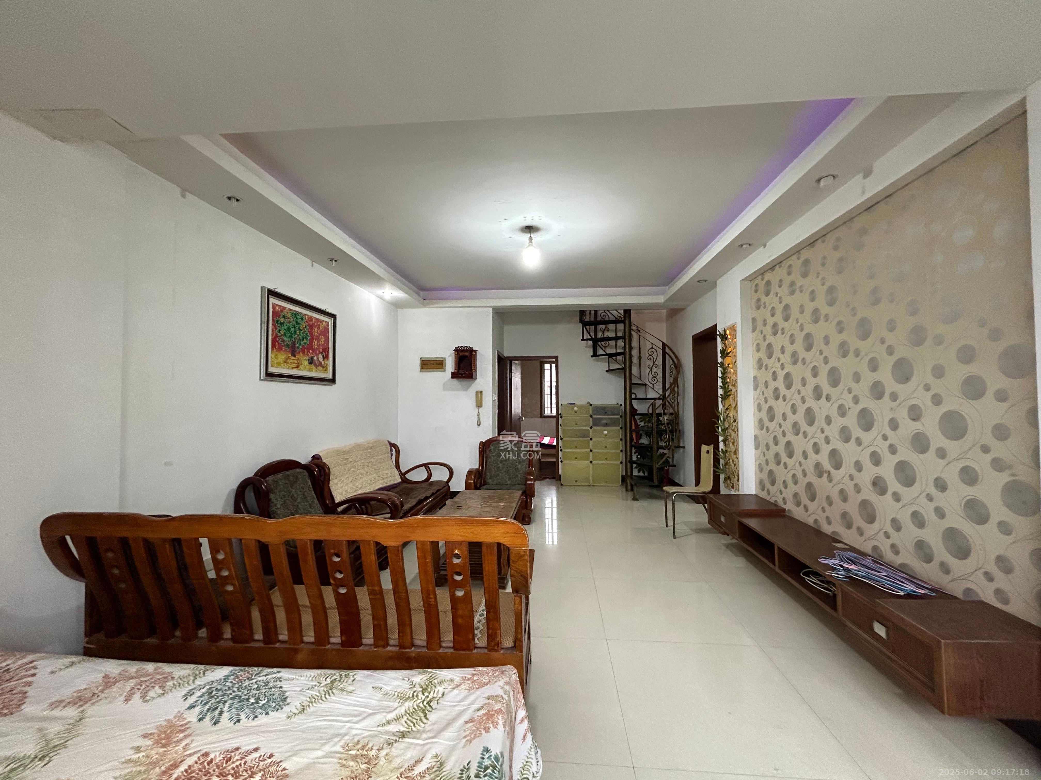 杉木村安置小区 3室1厅2卫 1500.0元/月 杉木村安置小区 3室1厅2卫 1500.0元/月室内图