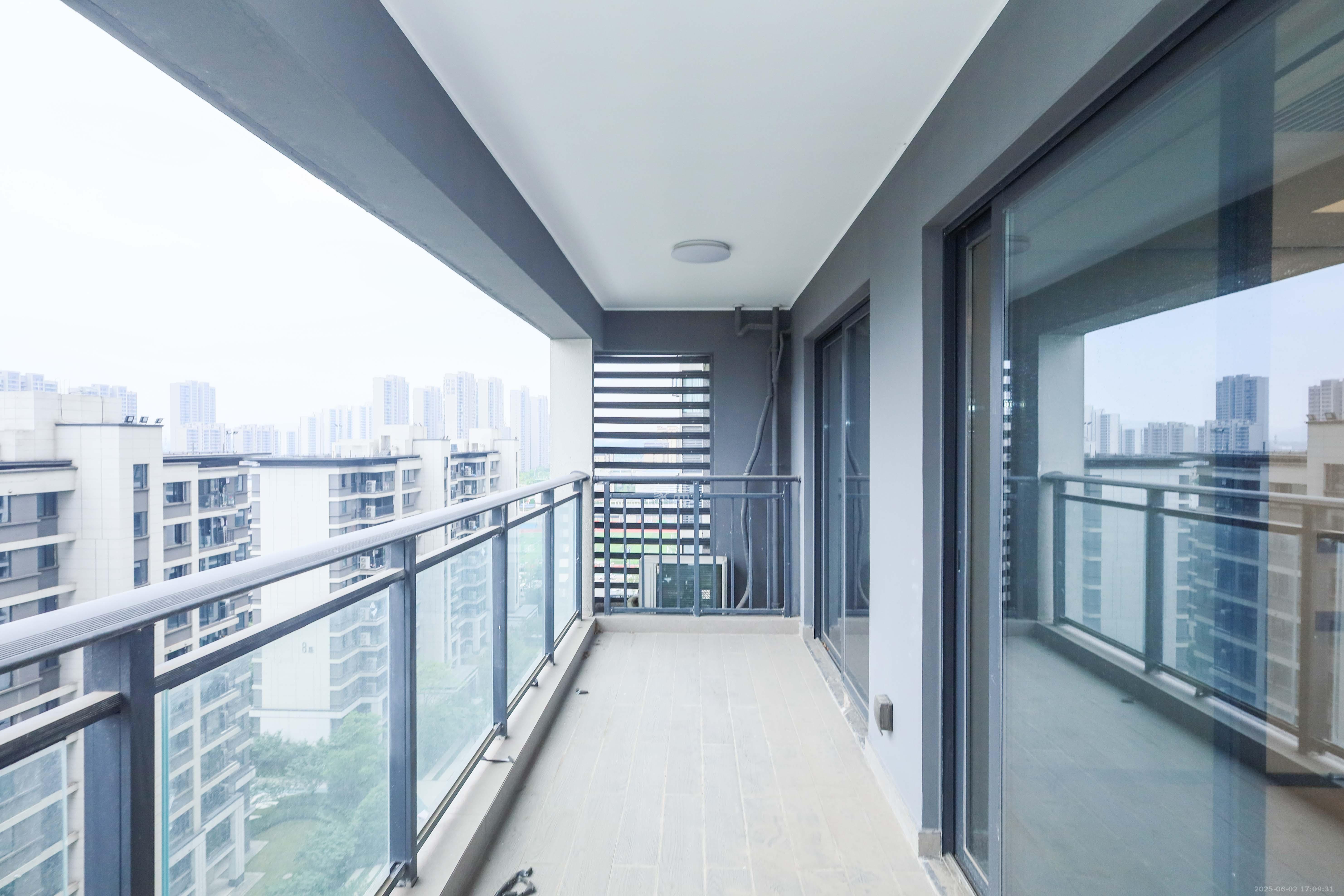 中海麓山境北区  4室2厅2卫    178.0万 中海麓山境北区  4室2厅2卫    178.0万阳台