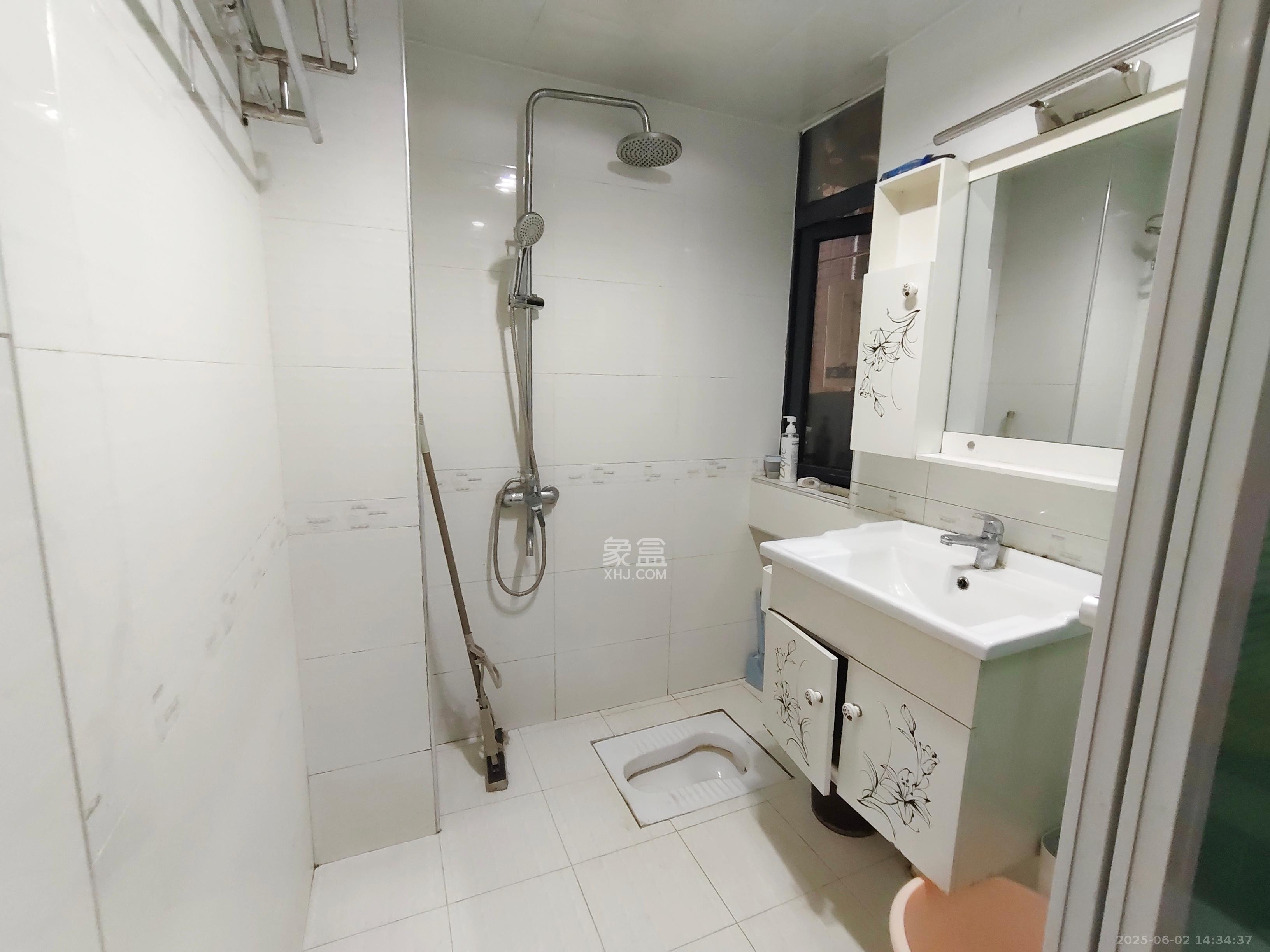 中建芙蓉工社  2室1厅1卫    1500.0元/月室内图