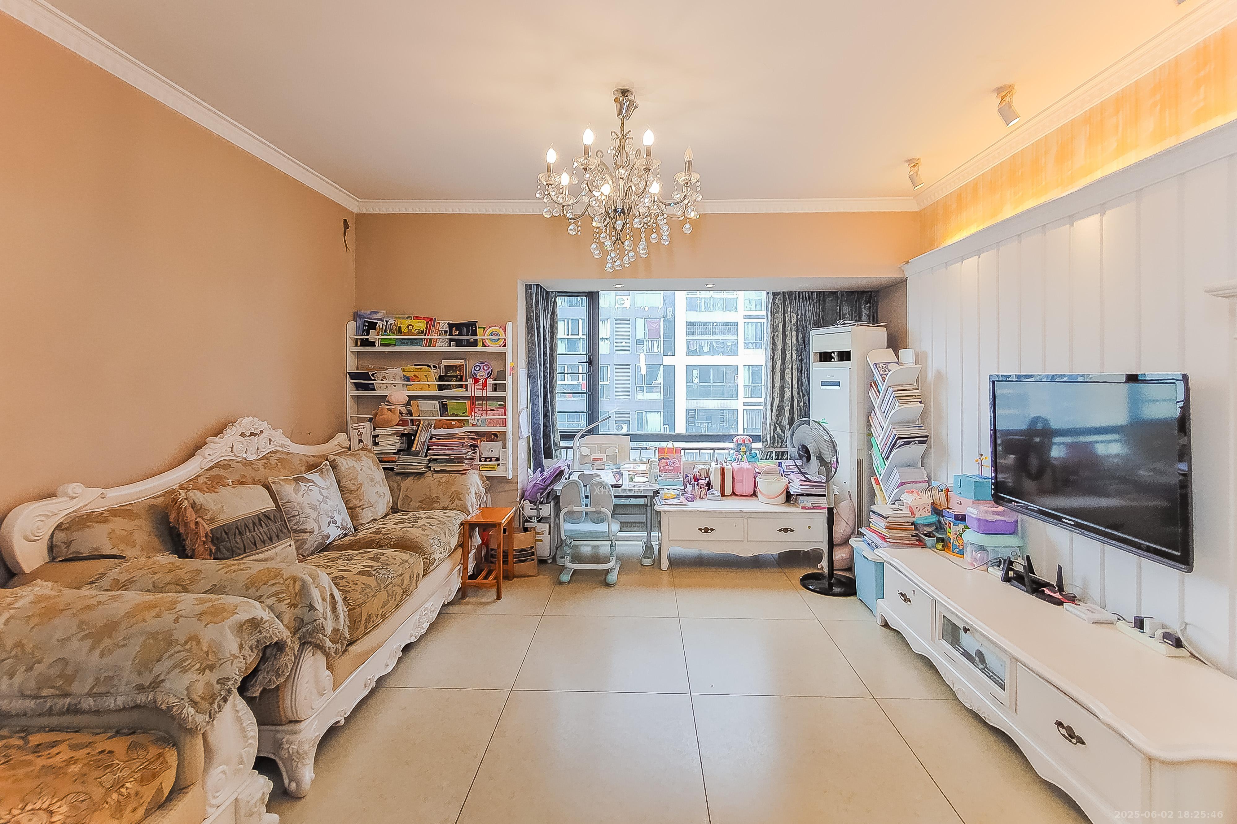 格蓝康都  3室2厅2卫    98.8万 格蓝康都  3室2厅2卫    98.8万客厅