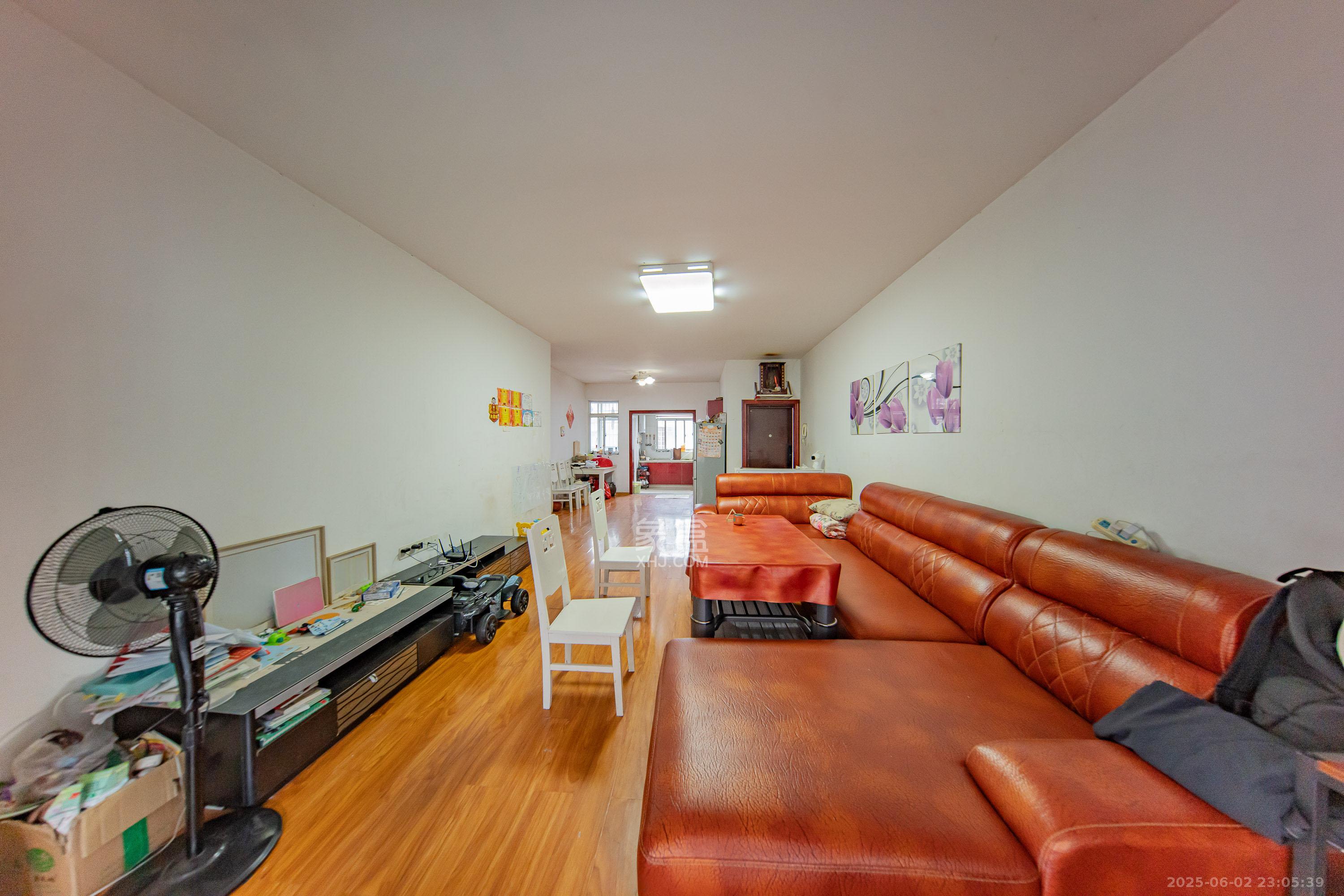 锑都家园  3室2厅2卫    52.0万 锑都家园  3室2厅2卫    52.0万客厅