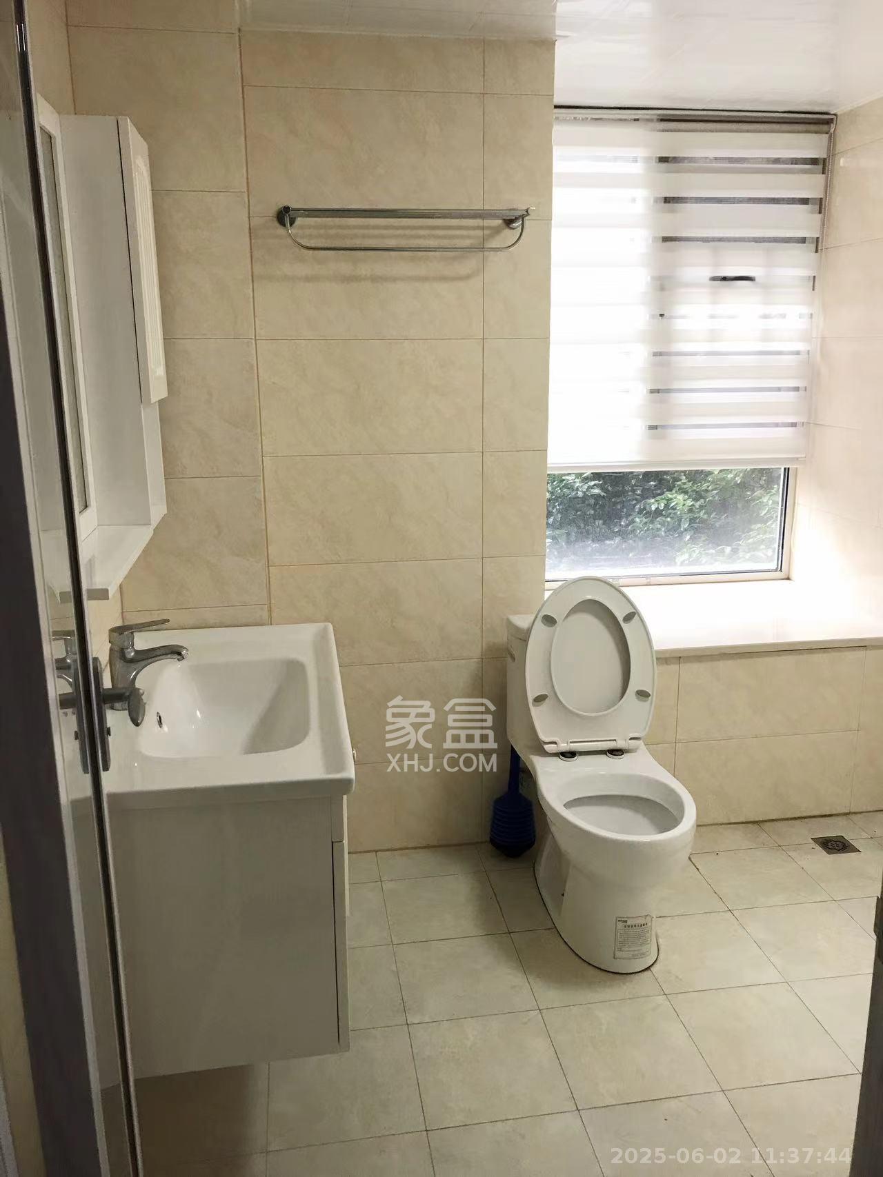五矿万境水岸一期（万境水岸嘉苑）  4室2厅2卫   3200.00元/月室内图