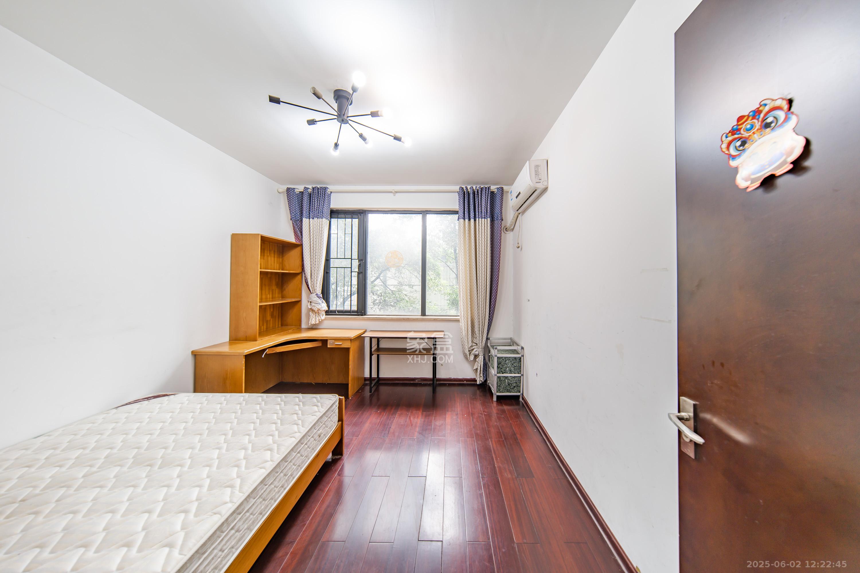 阳光100三期  3室2厅2卫    106.0万 阳光100三期  3室2厅2卫    106.0万卧室