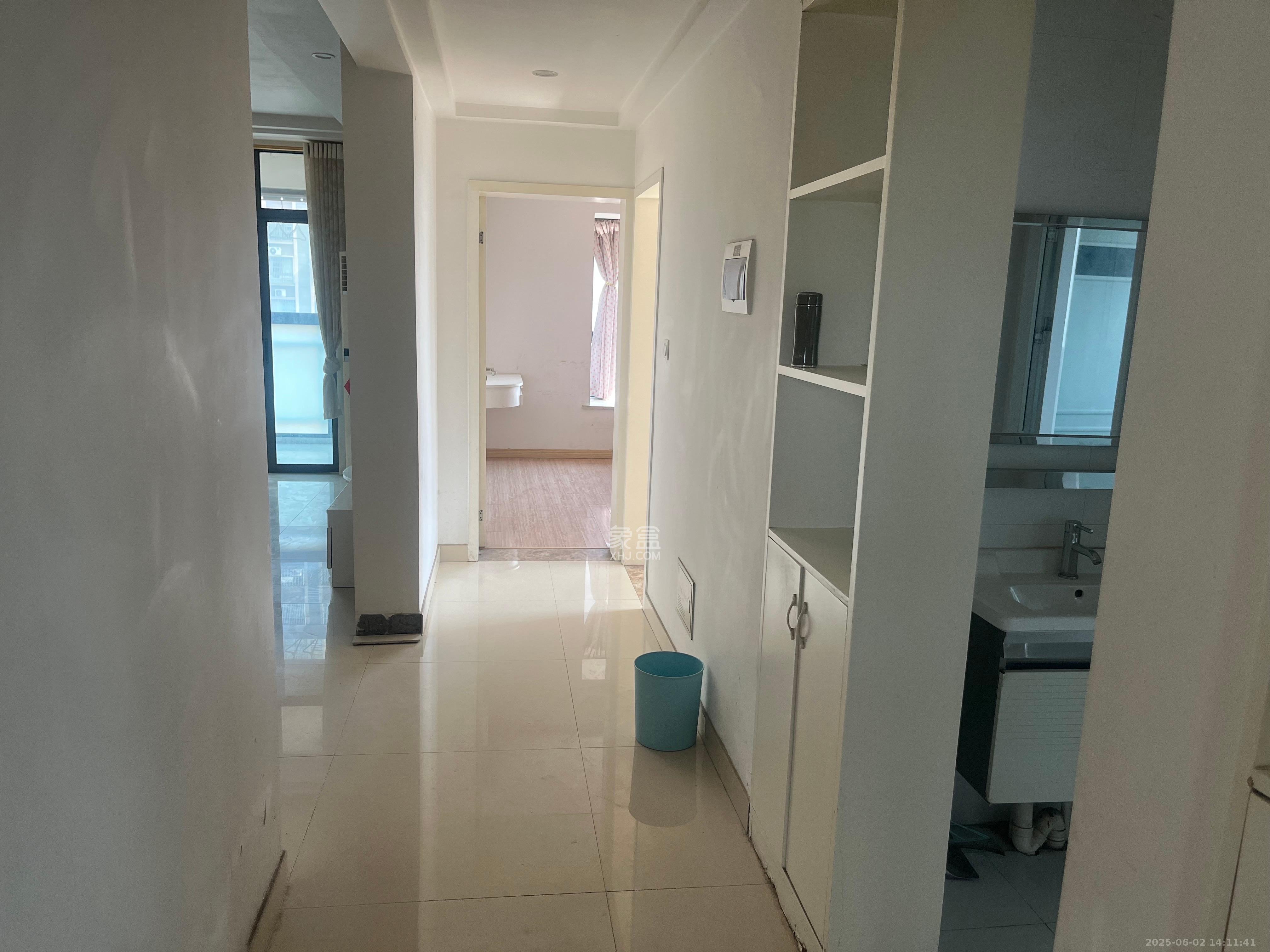 鑫天御景湾 1室2厅1卫 2200.0元/月 鑫天御景湾 1室2厅1卫 2200.0元/月室内图