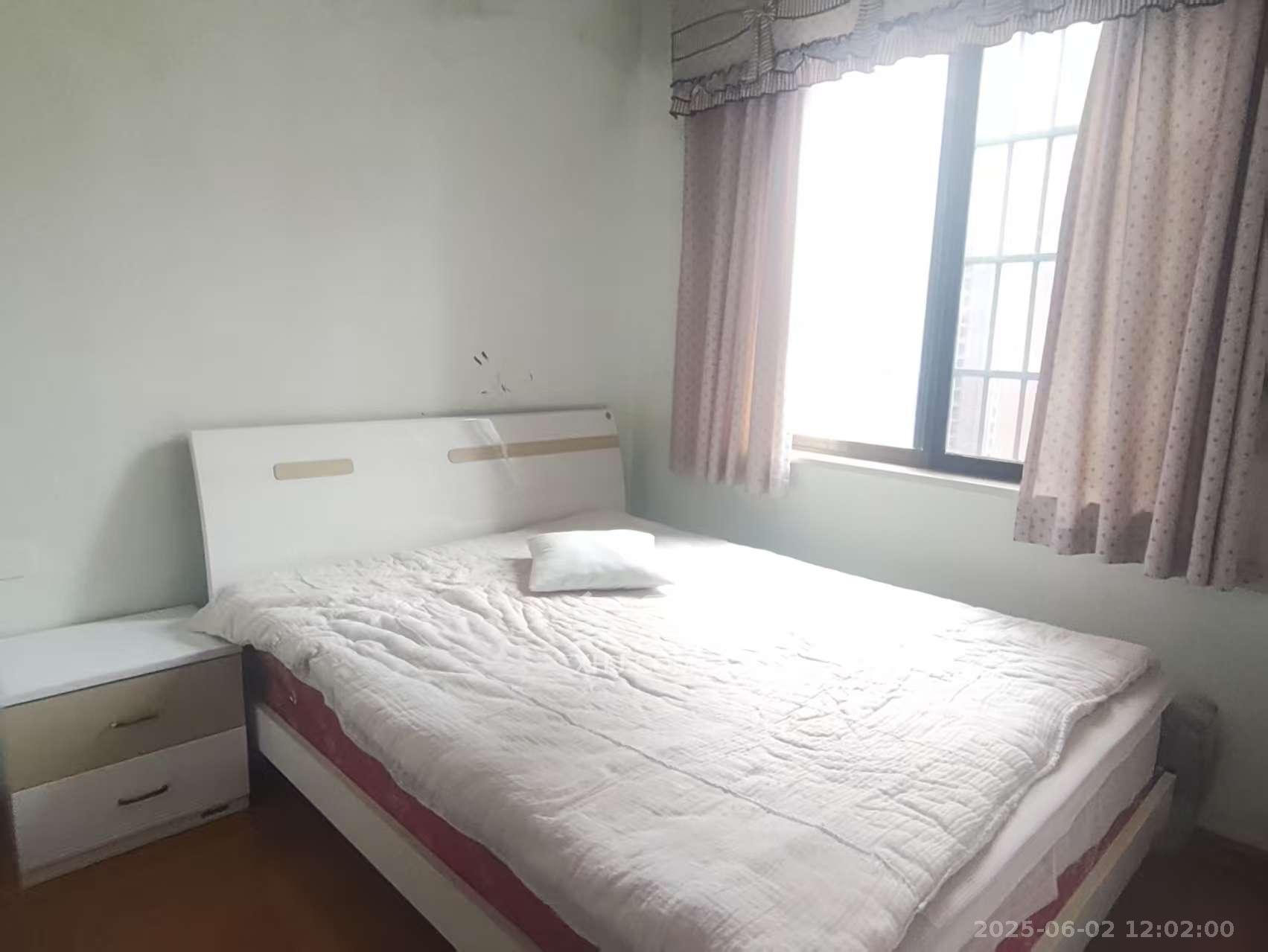 家和院  3室2厅1卫   1800.00元/月室内图