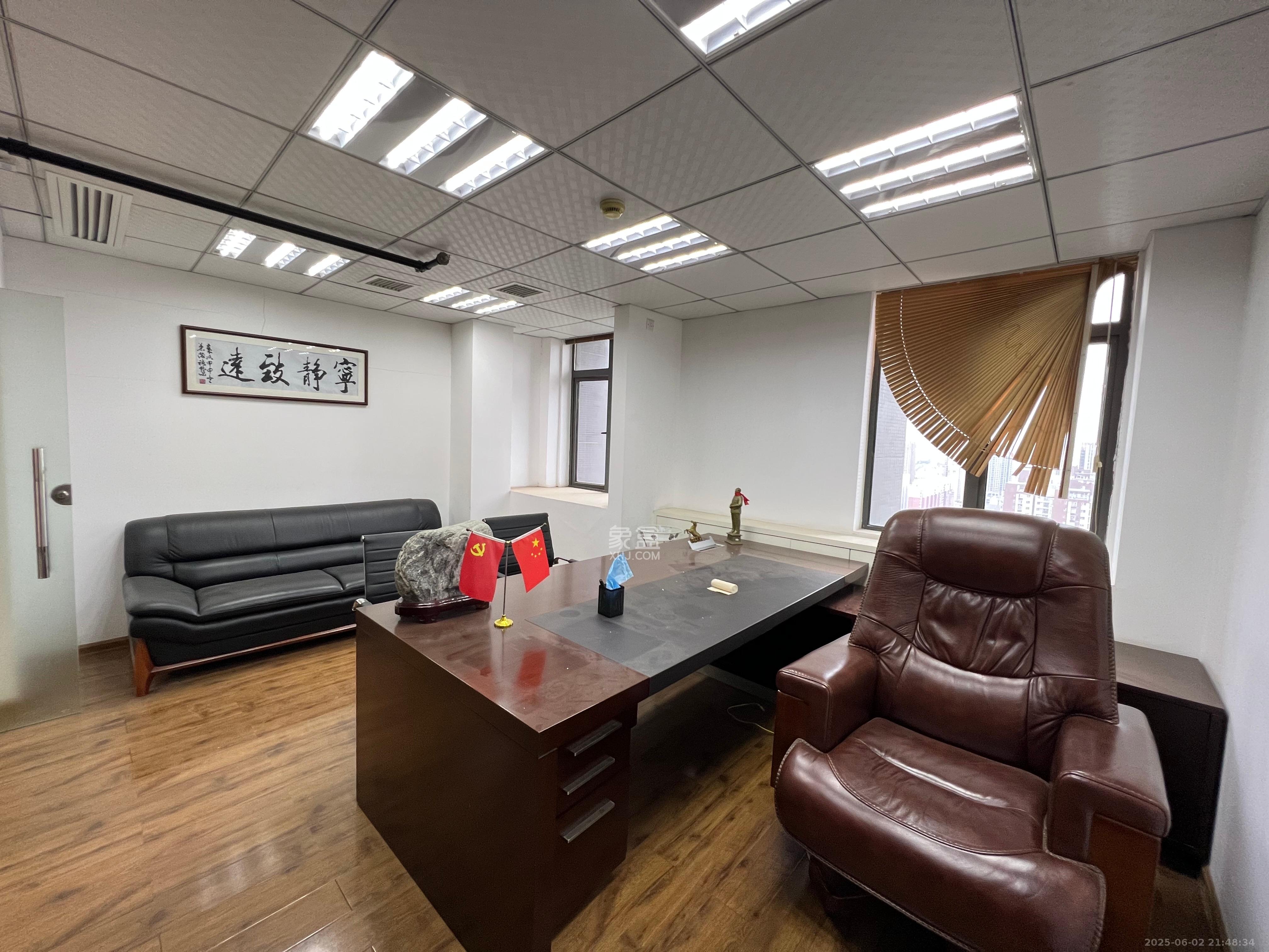 长房中庭国际（东郡华蓉广场）  5室1厅1卫   12000.00元/月室内图