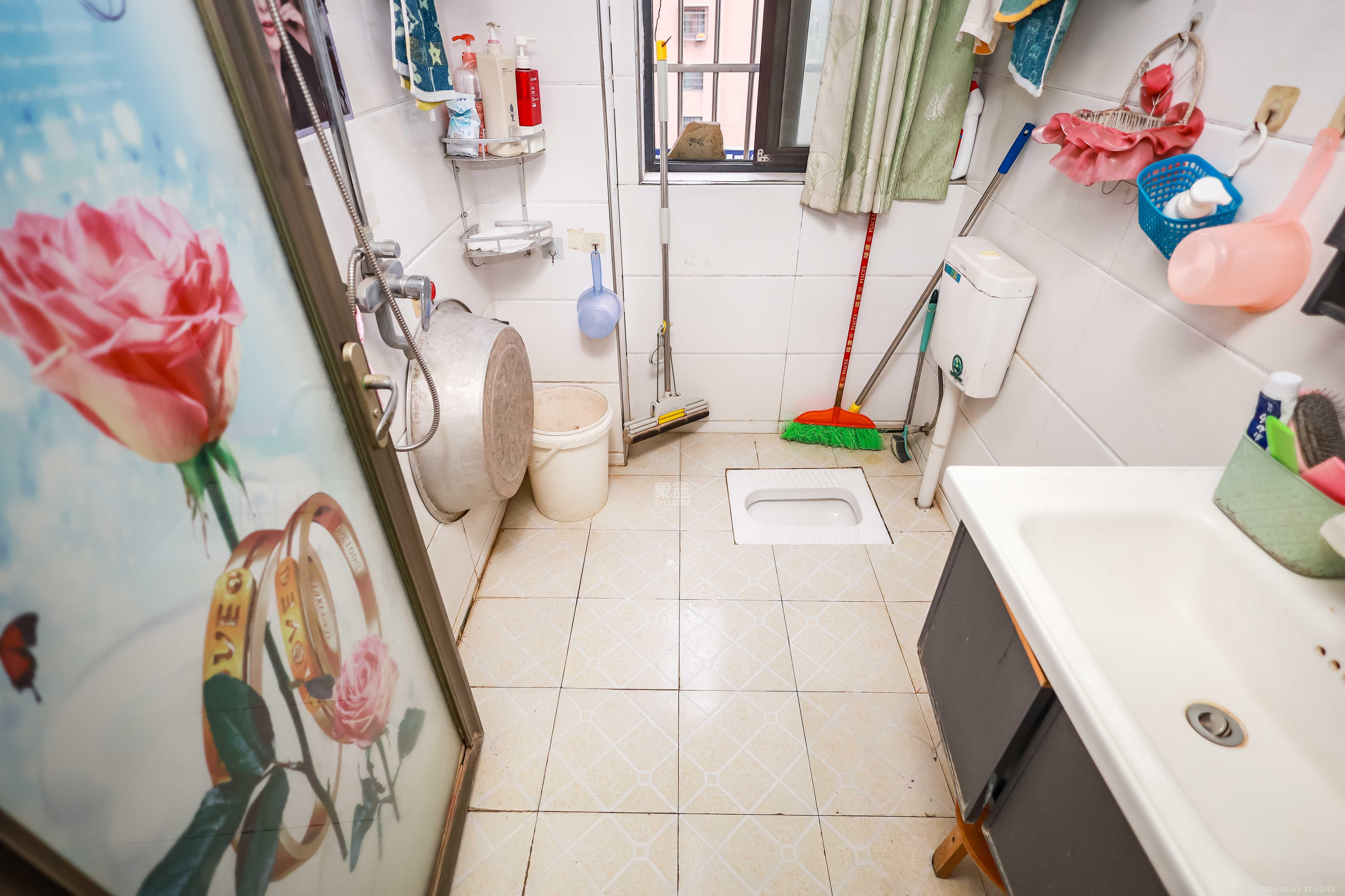 华龙家园(和泰家园) 2室1厅1卫 46.0万 华龙家园(和泰家园) 2室1厅1卫 46.0万卫生间