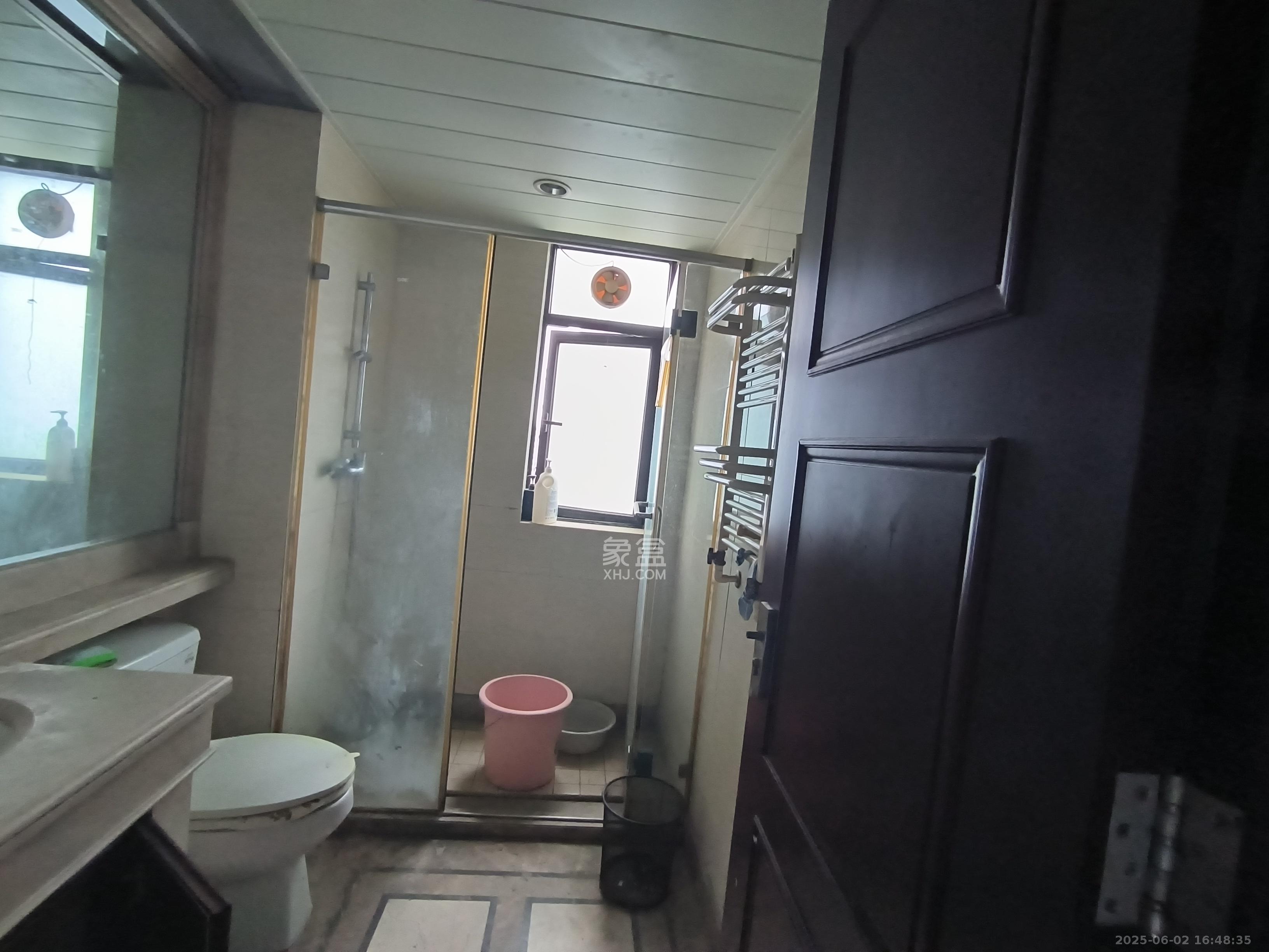 中海国际一期 4室2厅2卫 2000.0元/月 中海国际一期 4室2厅2卫 2000.0元/月室内图