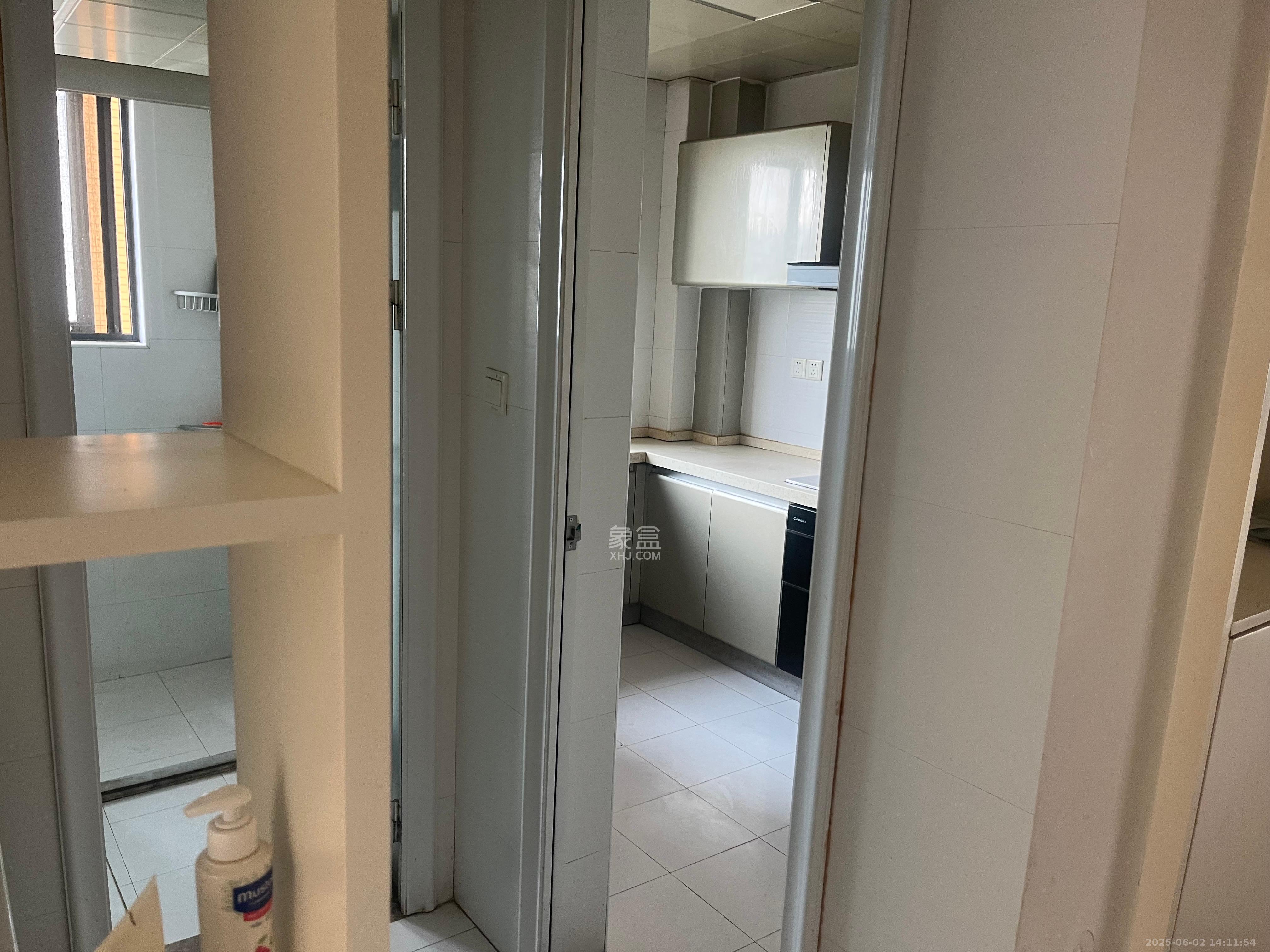 鑫天御景湾 1室2厅1卫 2200.0元/月 鑫天御景湾 1室2厅1卫 2200.0元/月室内图