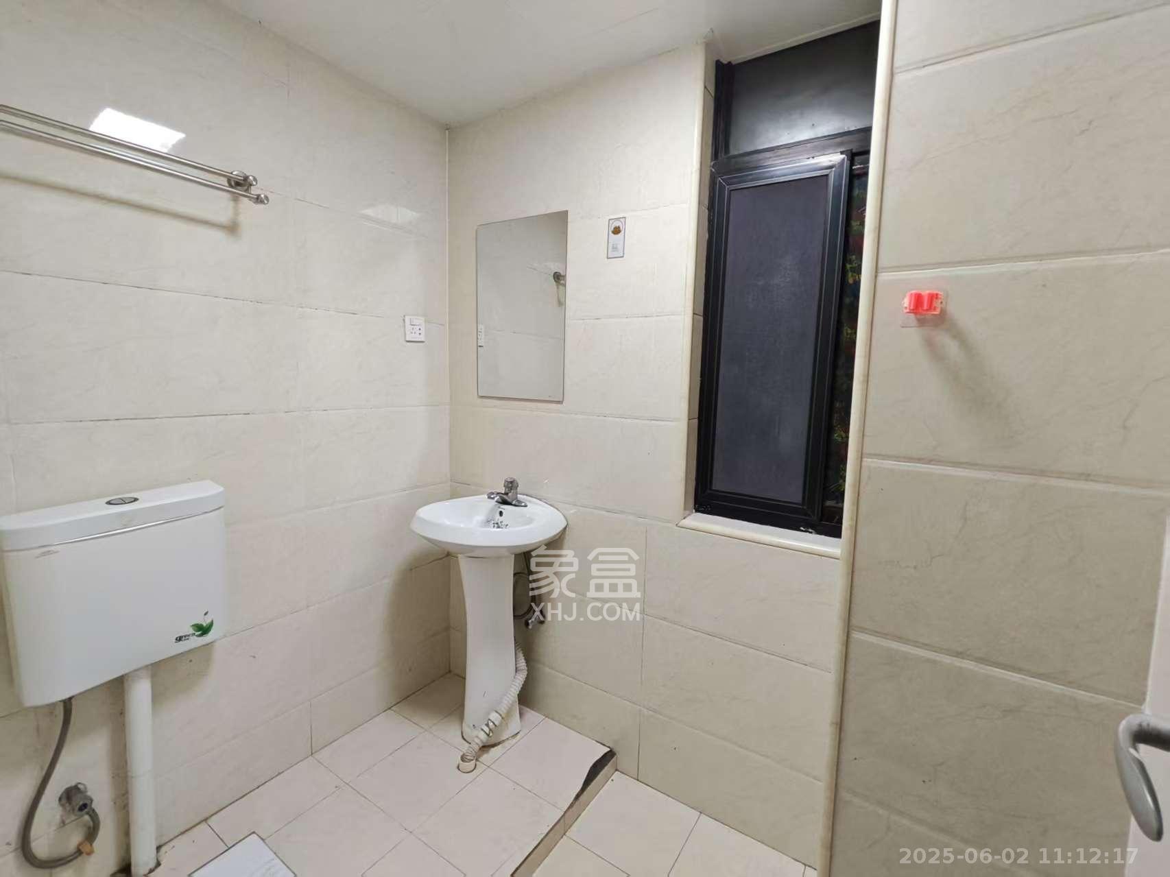 沁园春御院  1室2厅1卫   2400.00元/月室内图