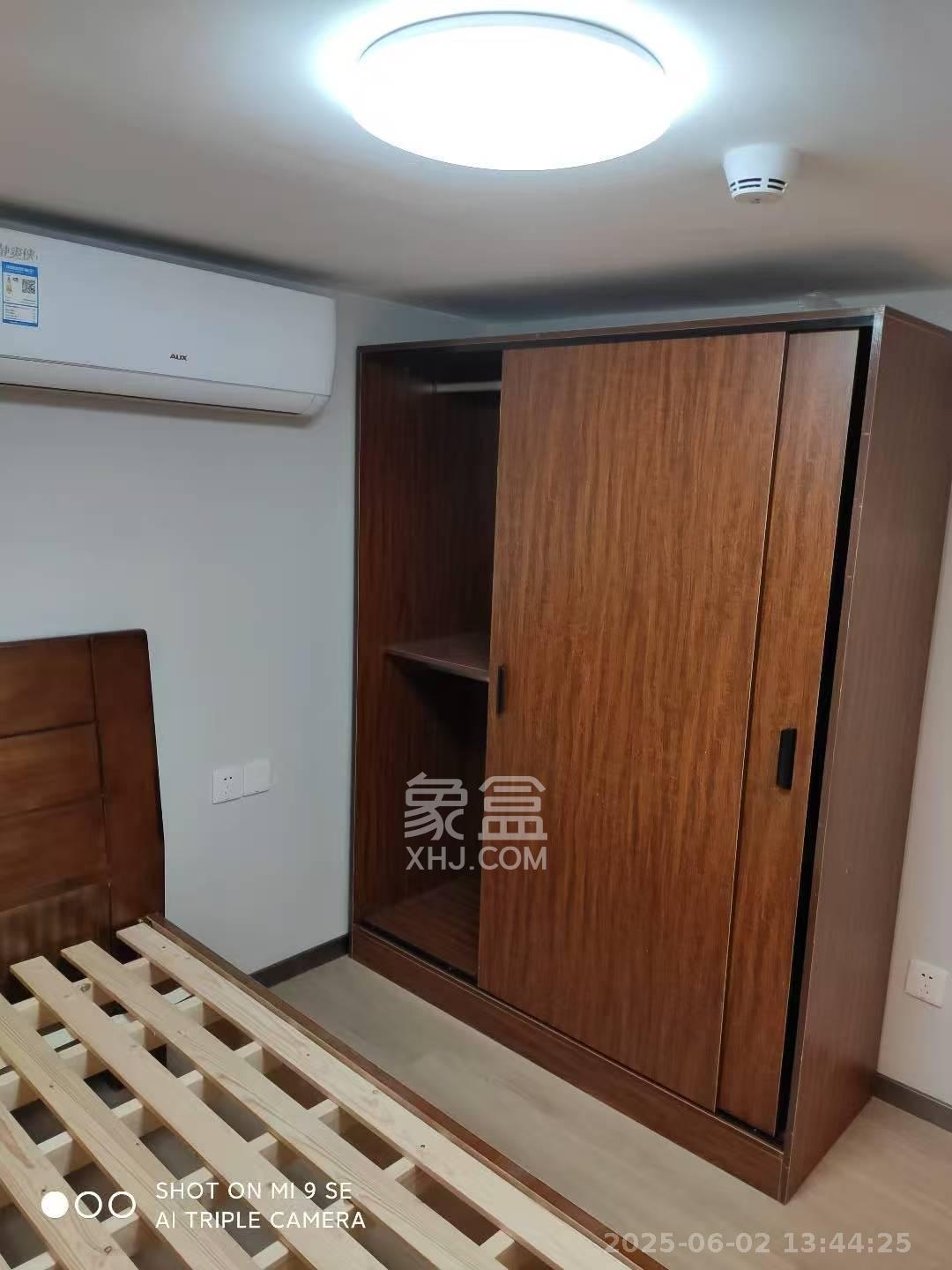 时代年华  2室1厅1卫   1400.00元/月室内图
