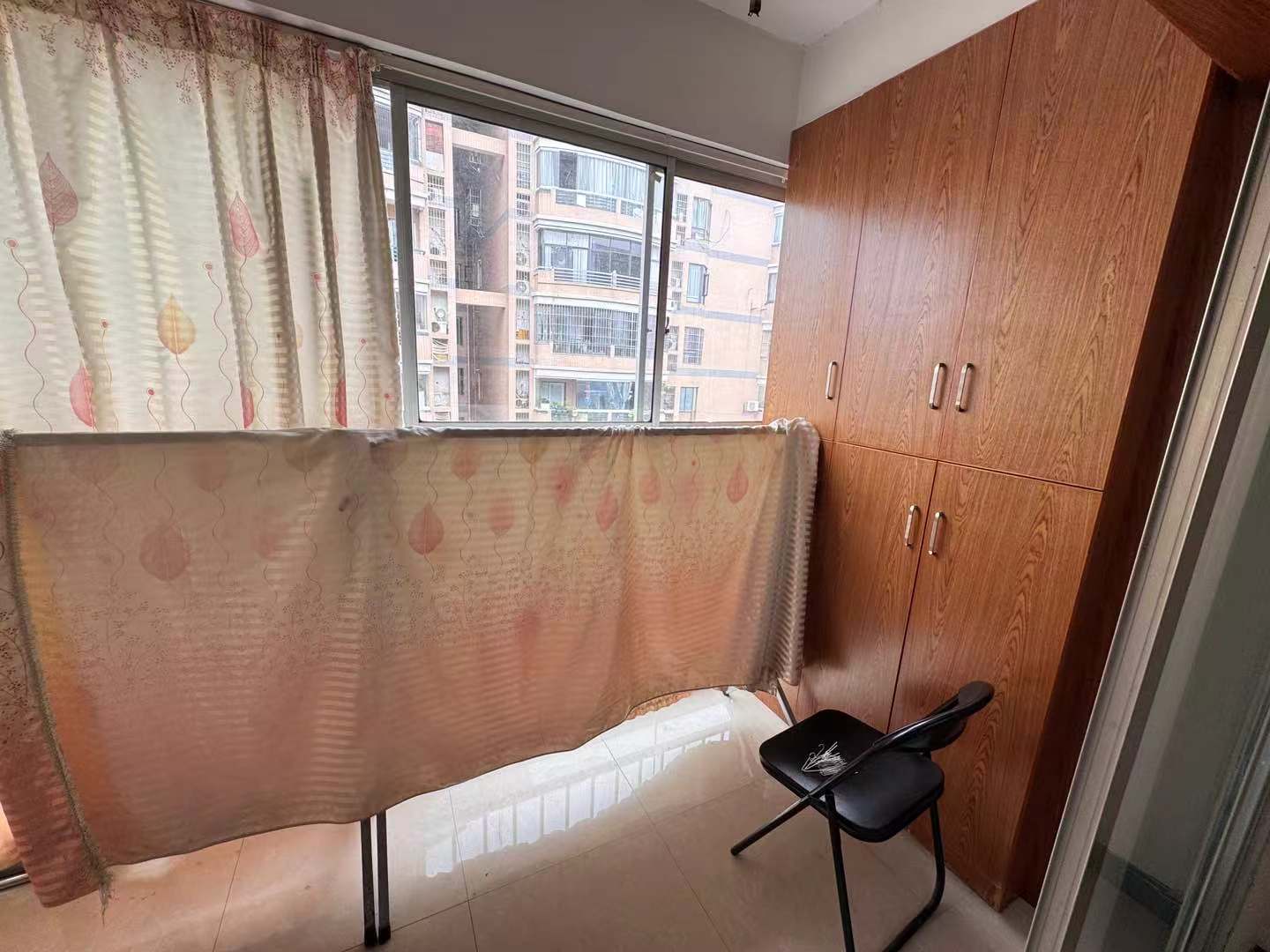 宇元万向城  3室2厅1卫   1800.00元/月室内图