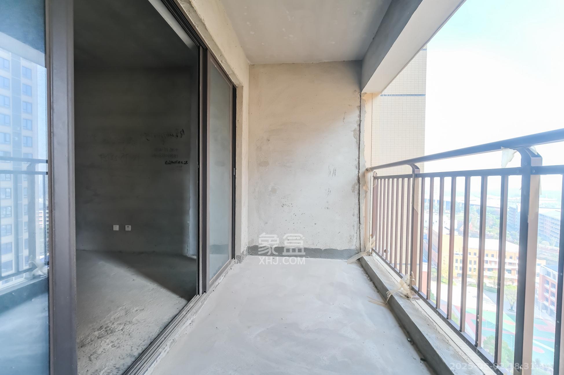 星雅美辰 4室2厅2卫 106.2万 星雅美辰 4室2厅2卫 106.2万阳台