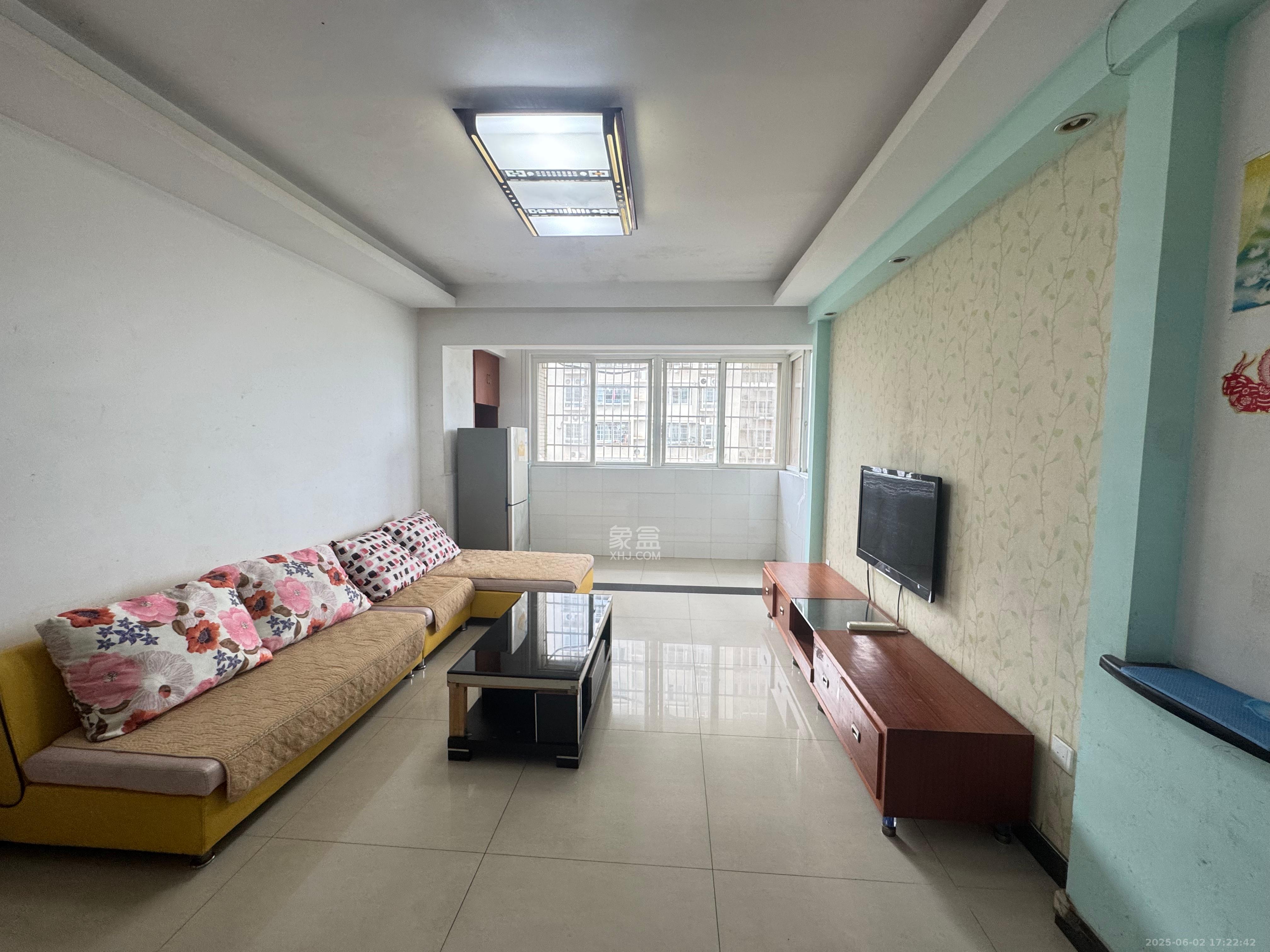 楚天中苑  3室2厅2卫    1800.0元/月 楚天中苑  3室2厅2卫    1800.0元/月室内图