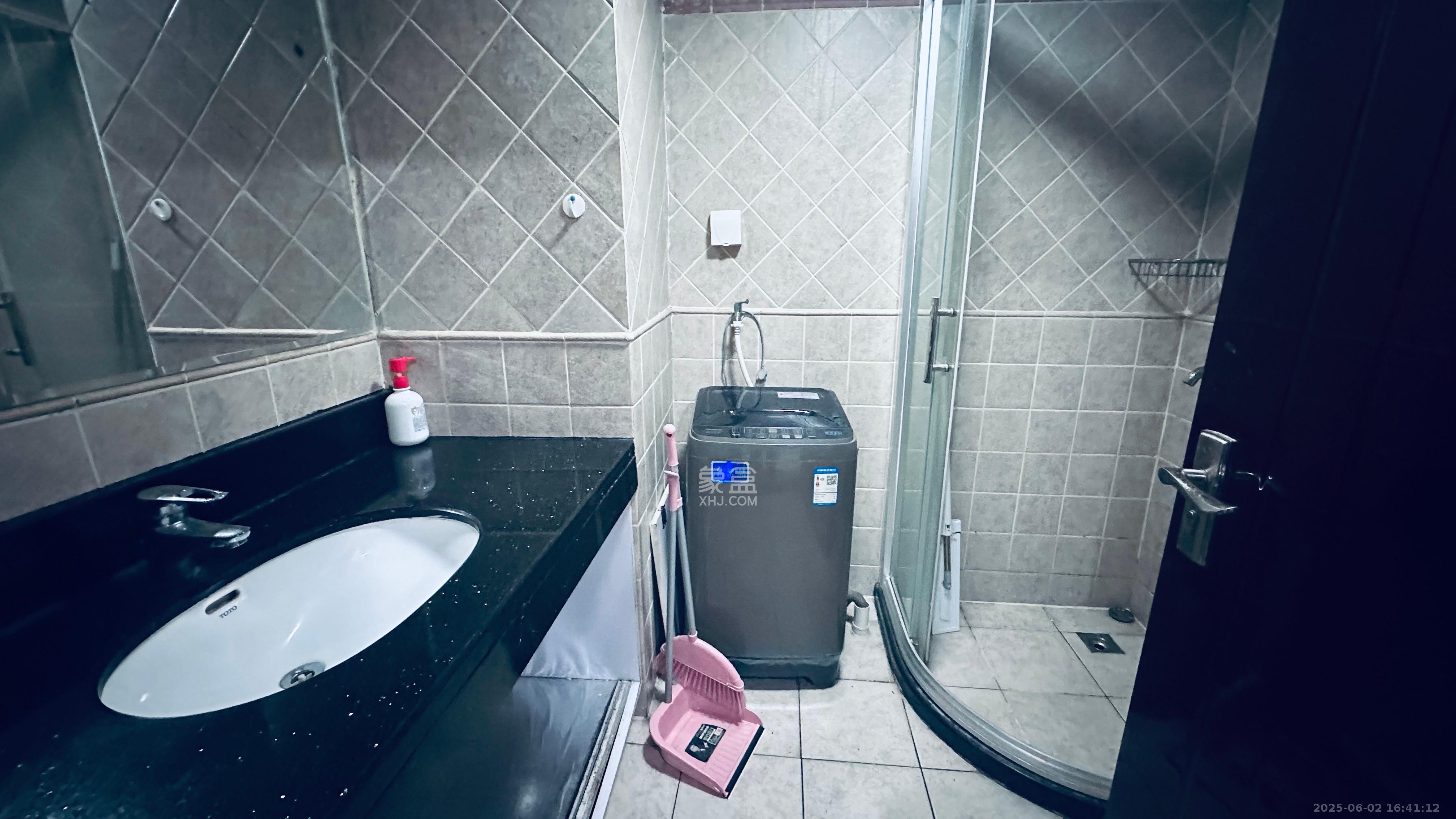 嘉斯茂购物广场(国中星城) 1室1厅1卫 1800.0元/月 嘉斯茂购物广场(国中星城) 1室1厅1卫 1800.0元/月室内图