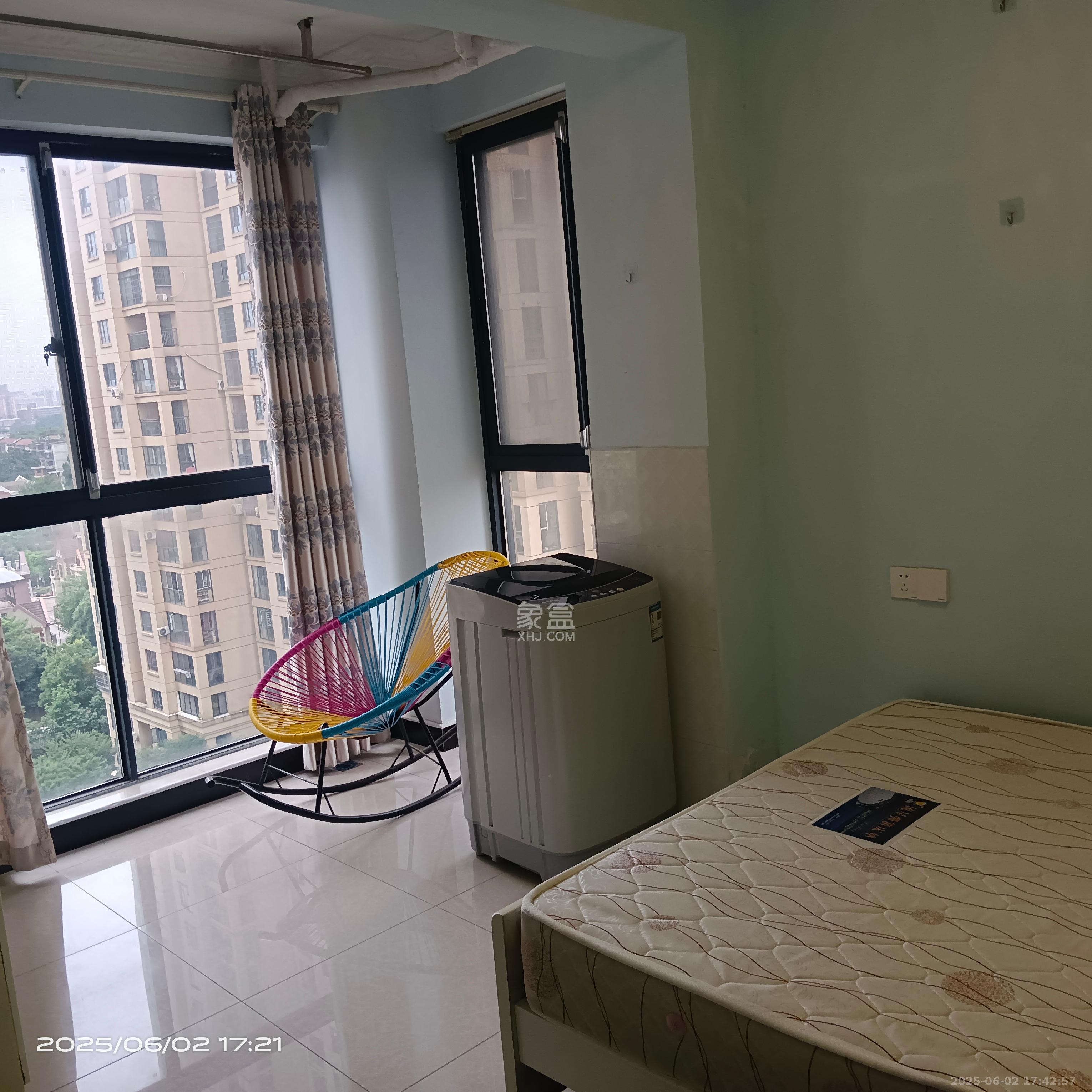 爵世名邸东湖（东湖壹号企业总部基地）  2室1厅1卫   2100.00元/月室内图