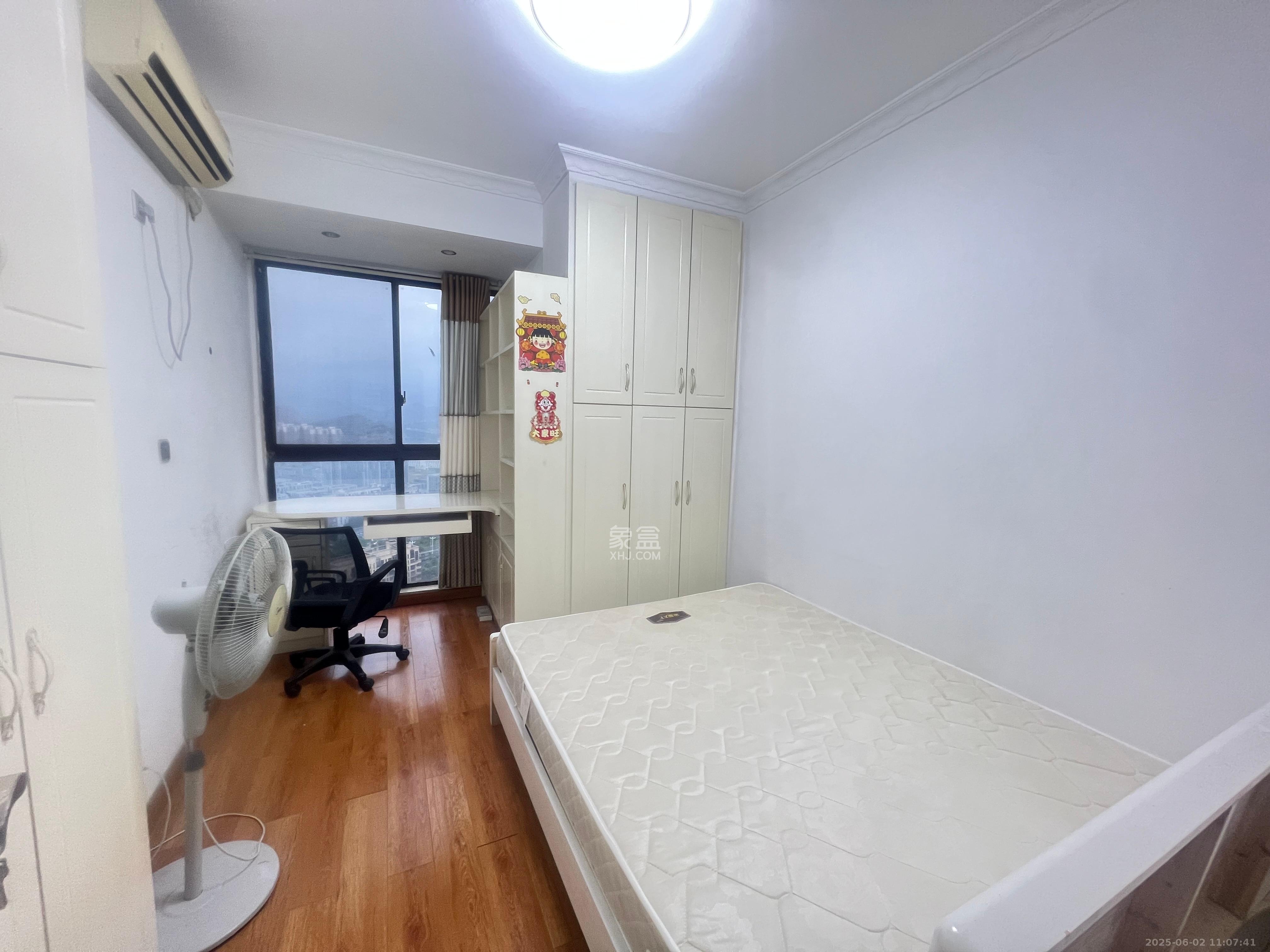 保利麓谷林语E区  4室2厅1卫    2400.0元/月室内图
